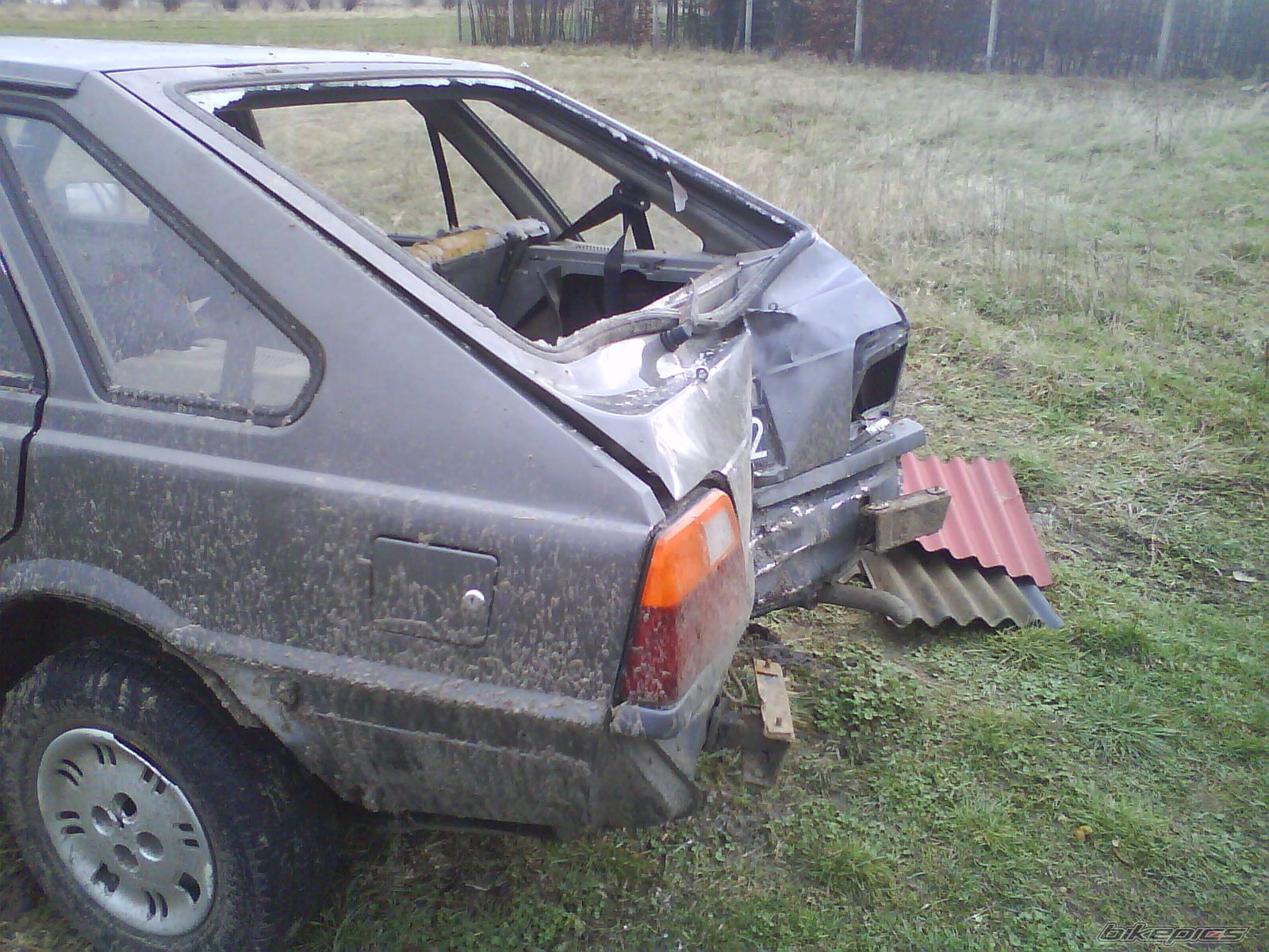 Photo 1617603
