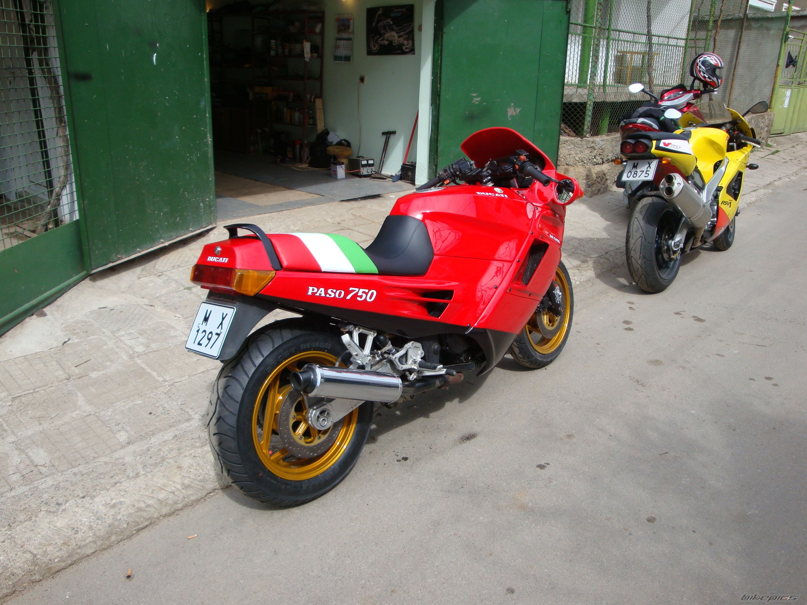 Photo 1617735