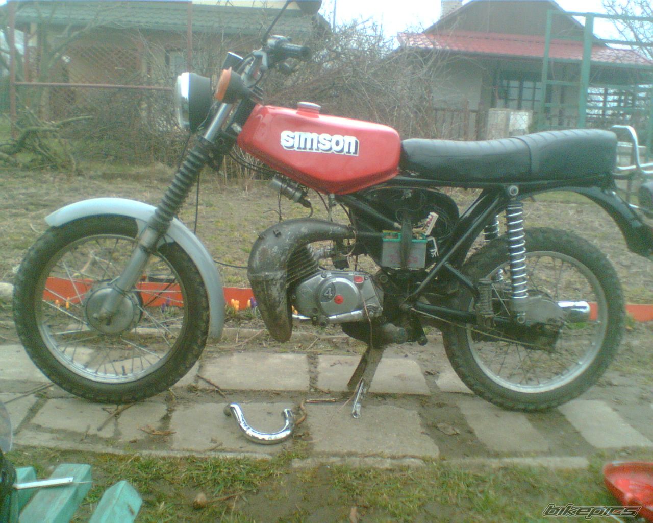 Photo 1617799