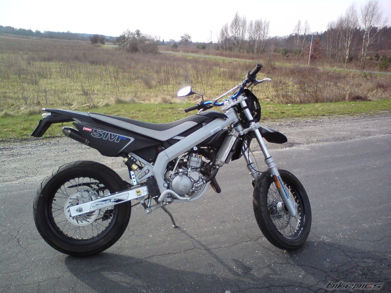 Photo 1617844