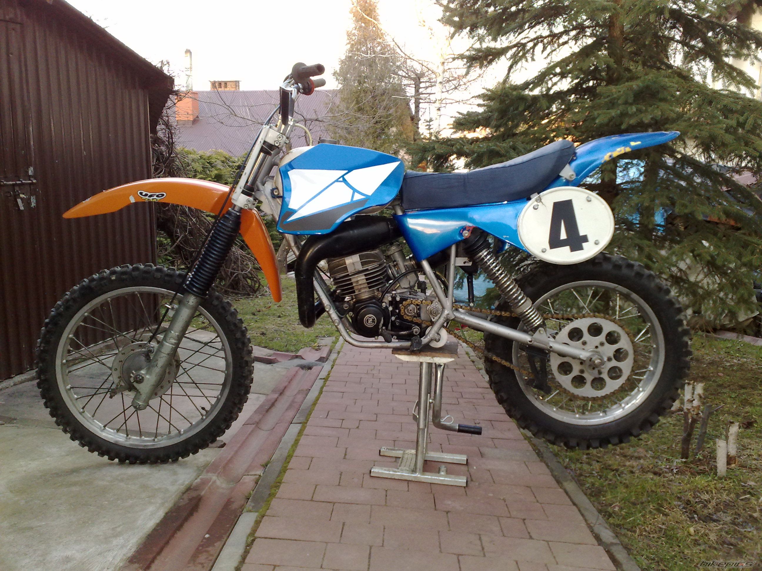 Photo 1618326