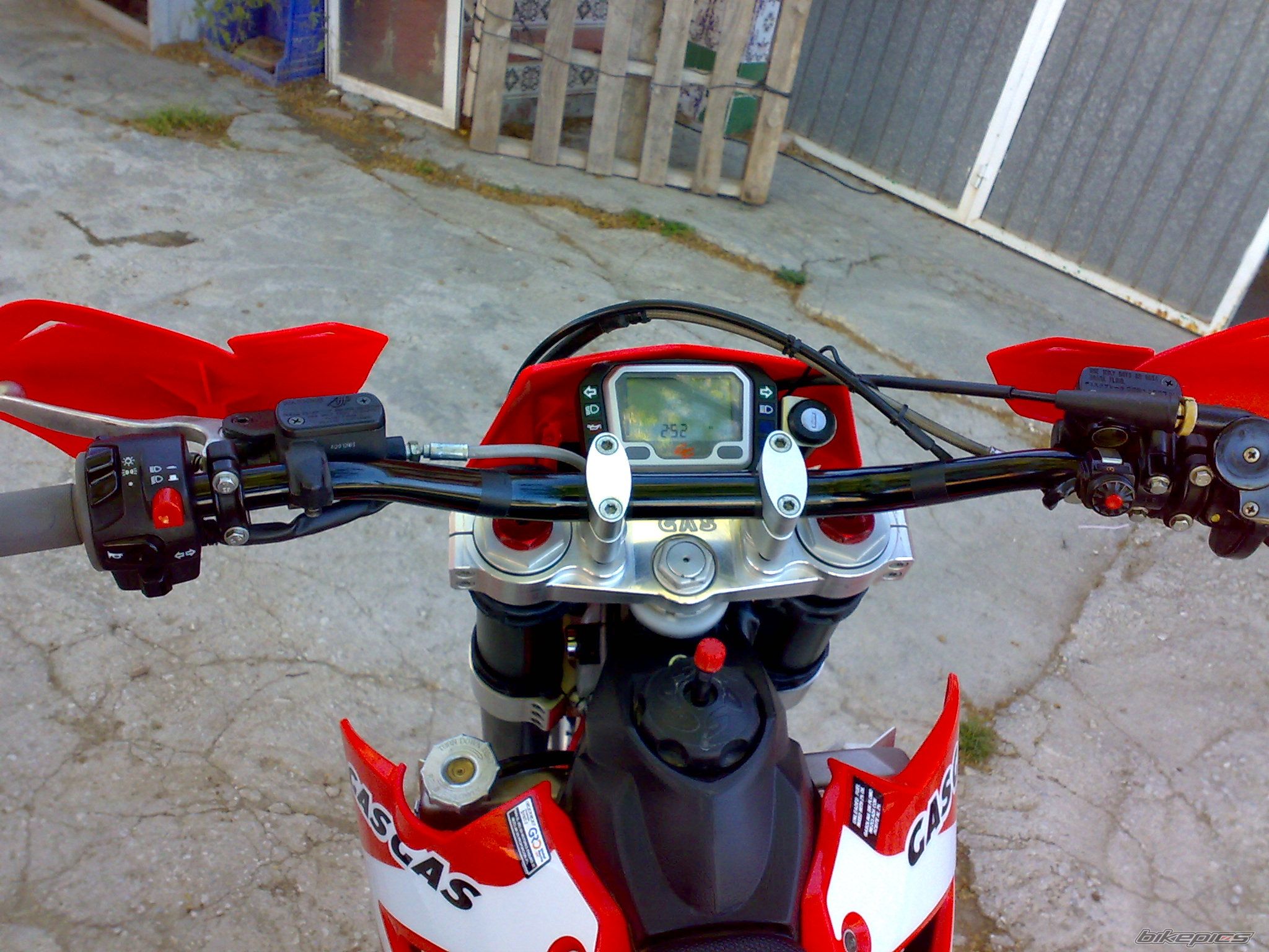 Photo 1618336