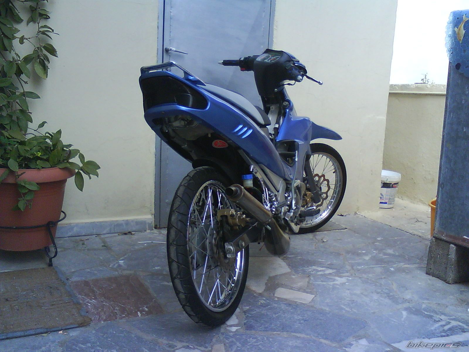 Photo 1618372
