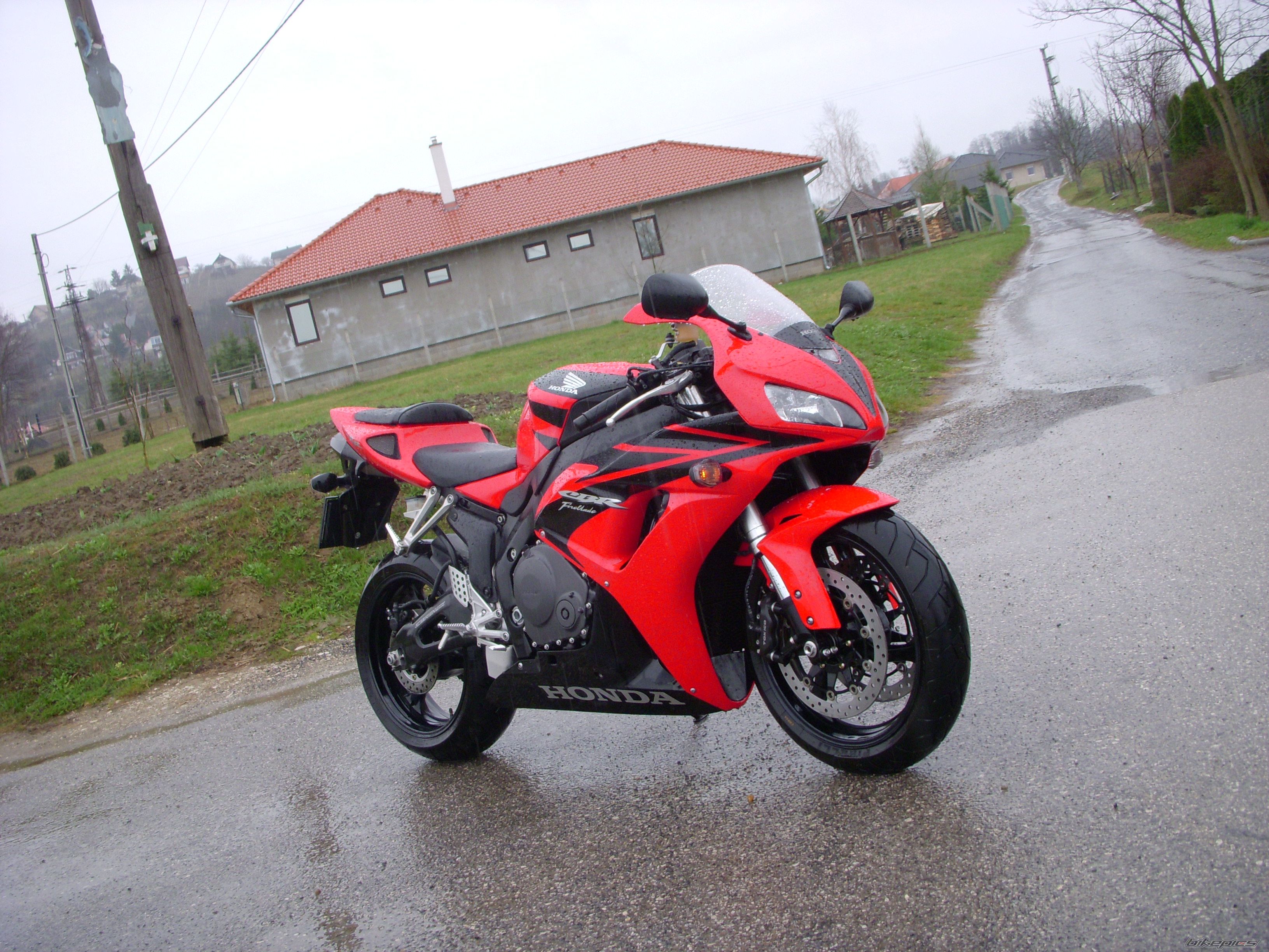 Photo 1618629