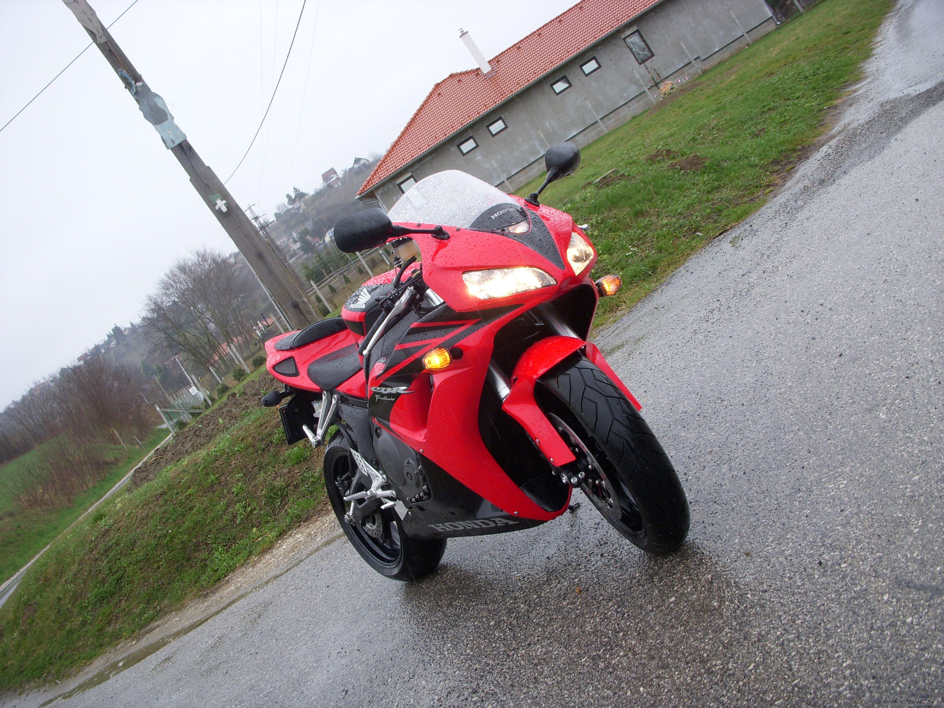 Photo 1618675