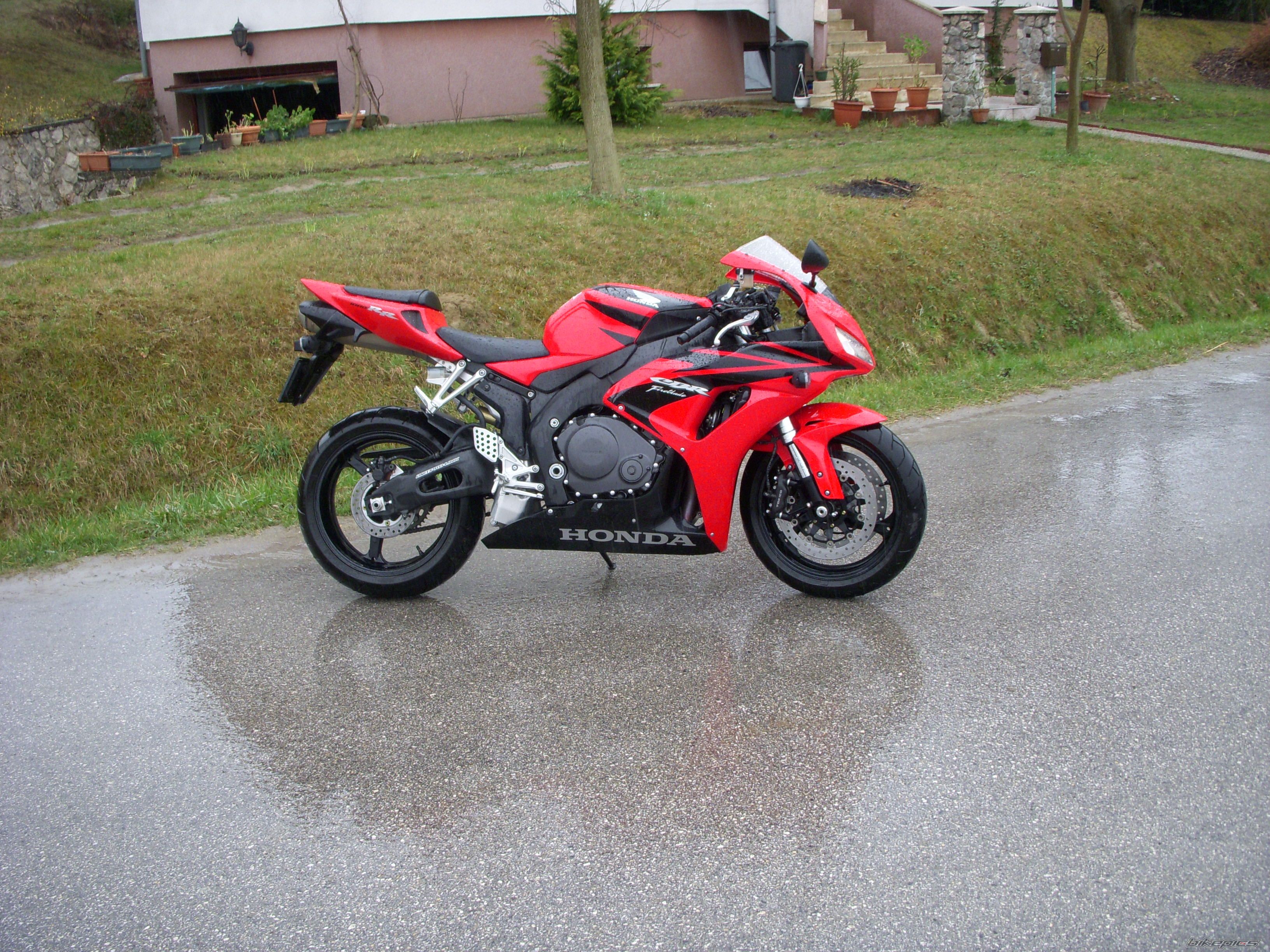 Photo 1618681