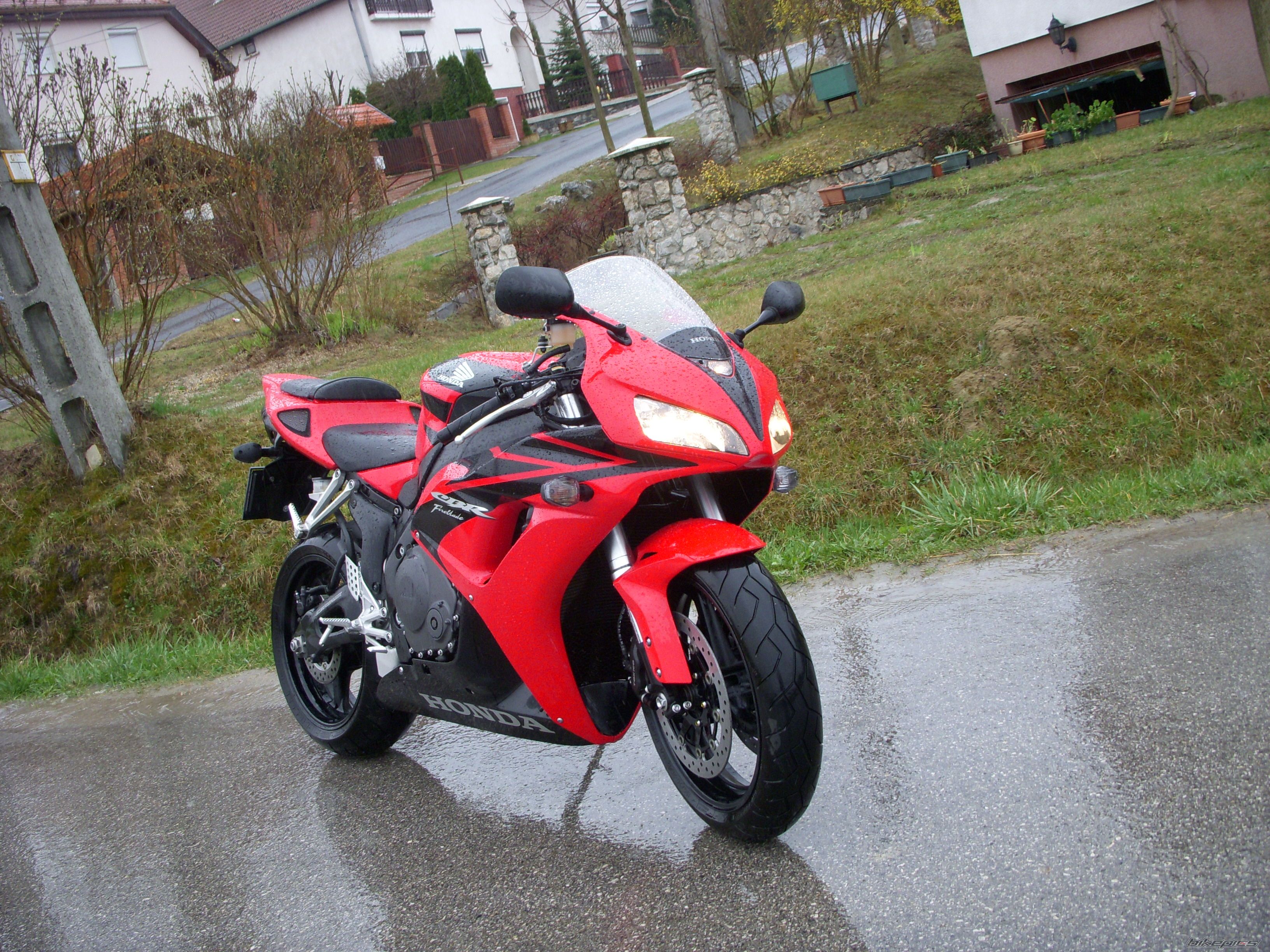 Photo 1618698