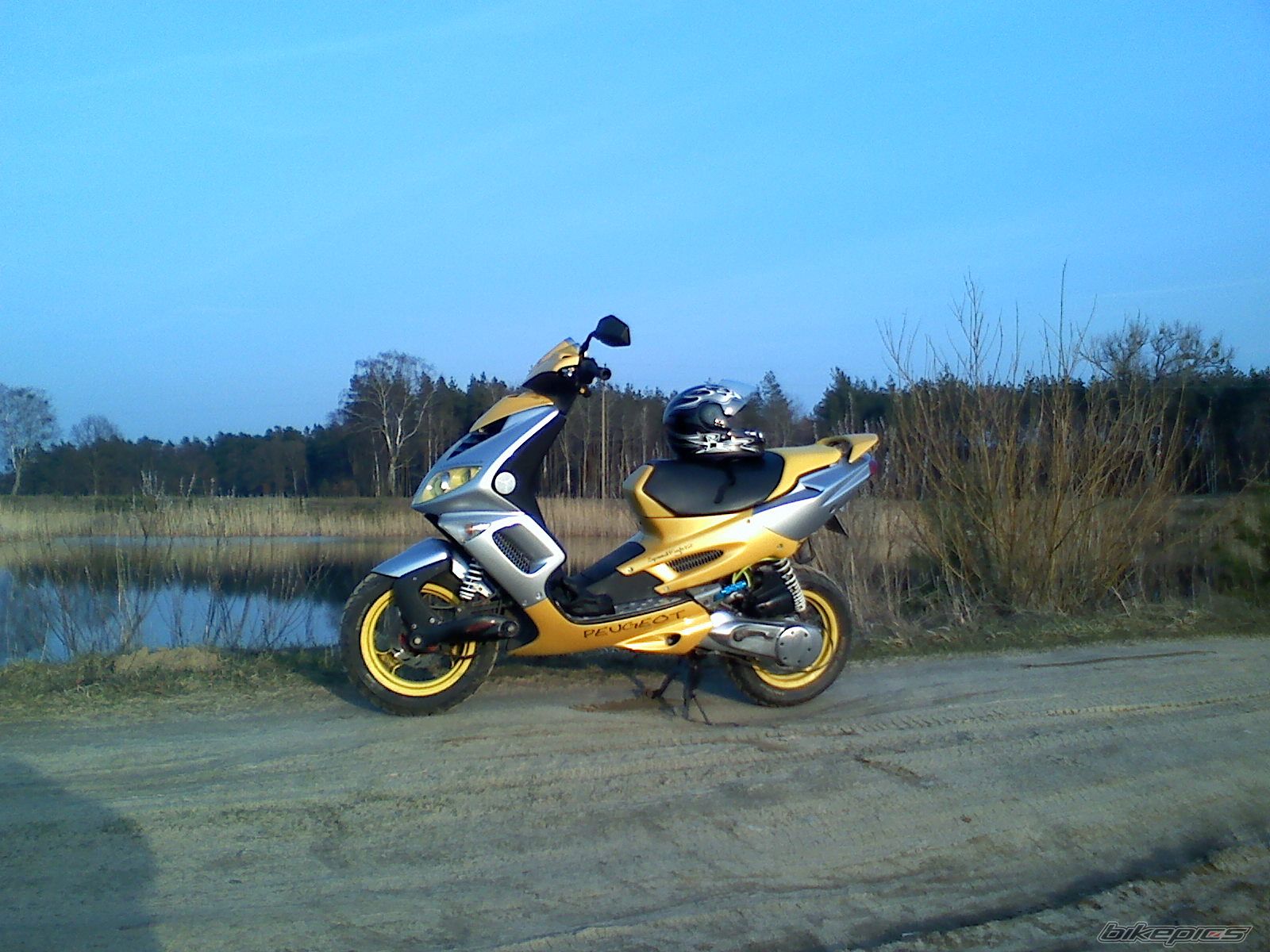 Photo 1618701