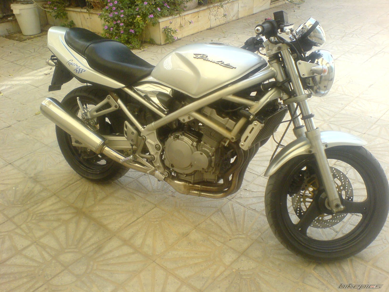 Photo 1618734