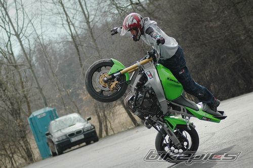 Photo 1618836