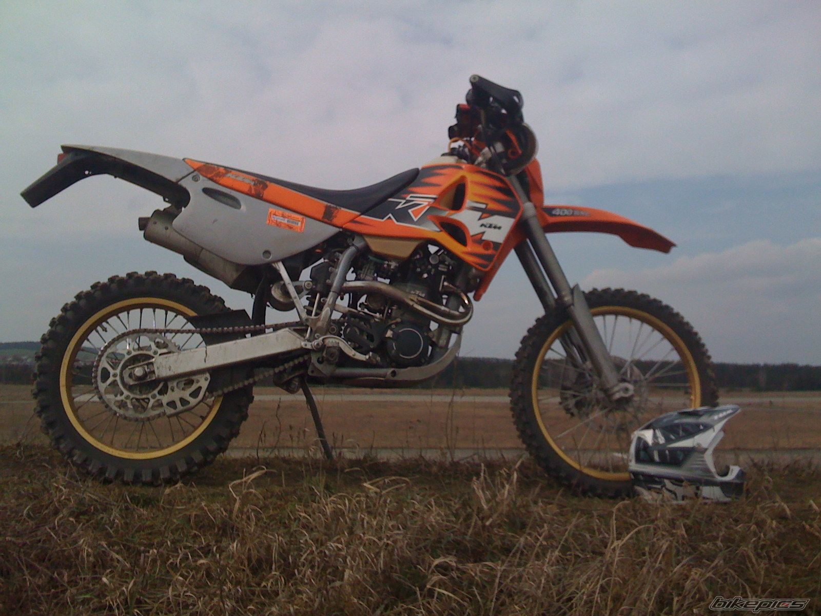 Photo 1618844