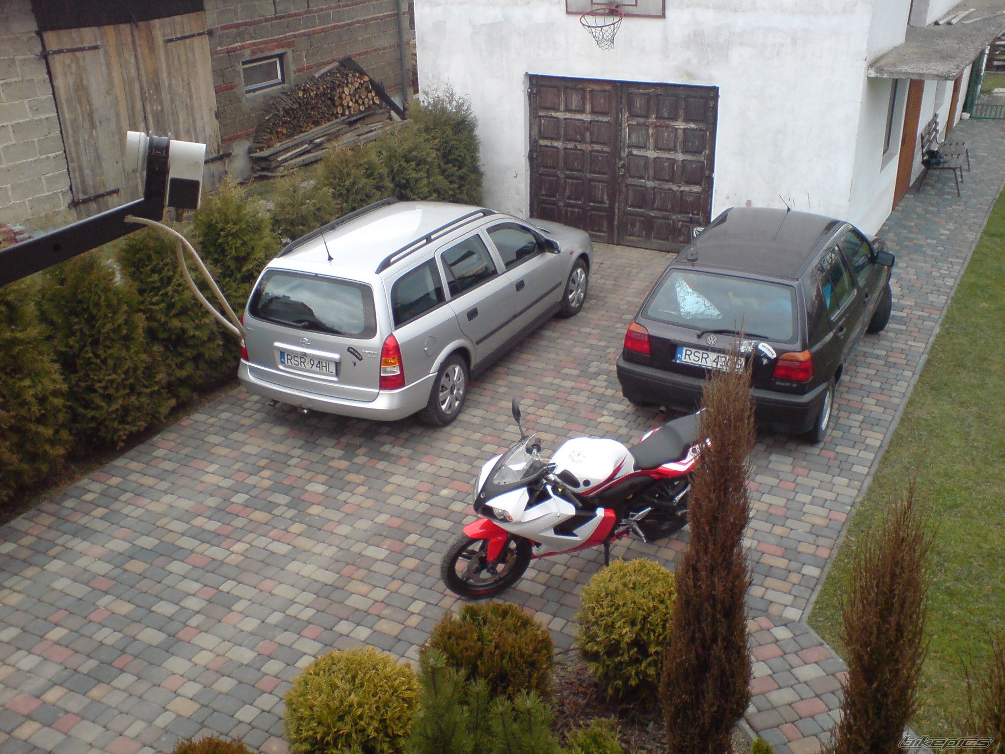 Photo 1618895