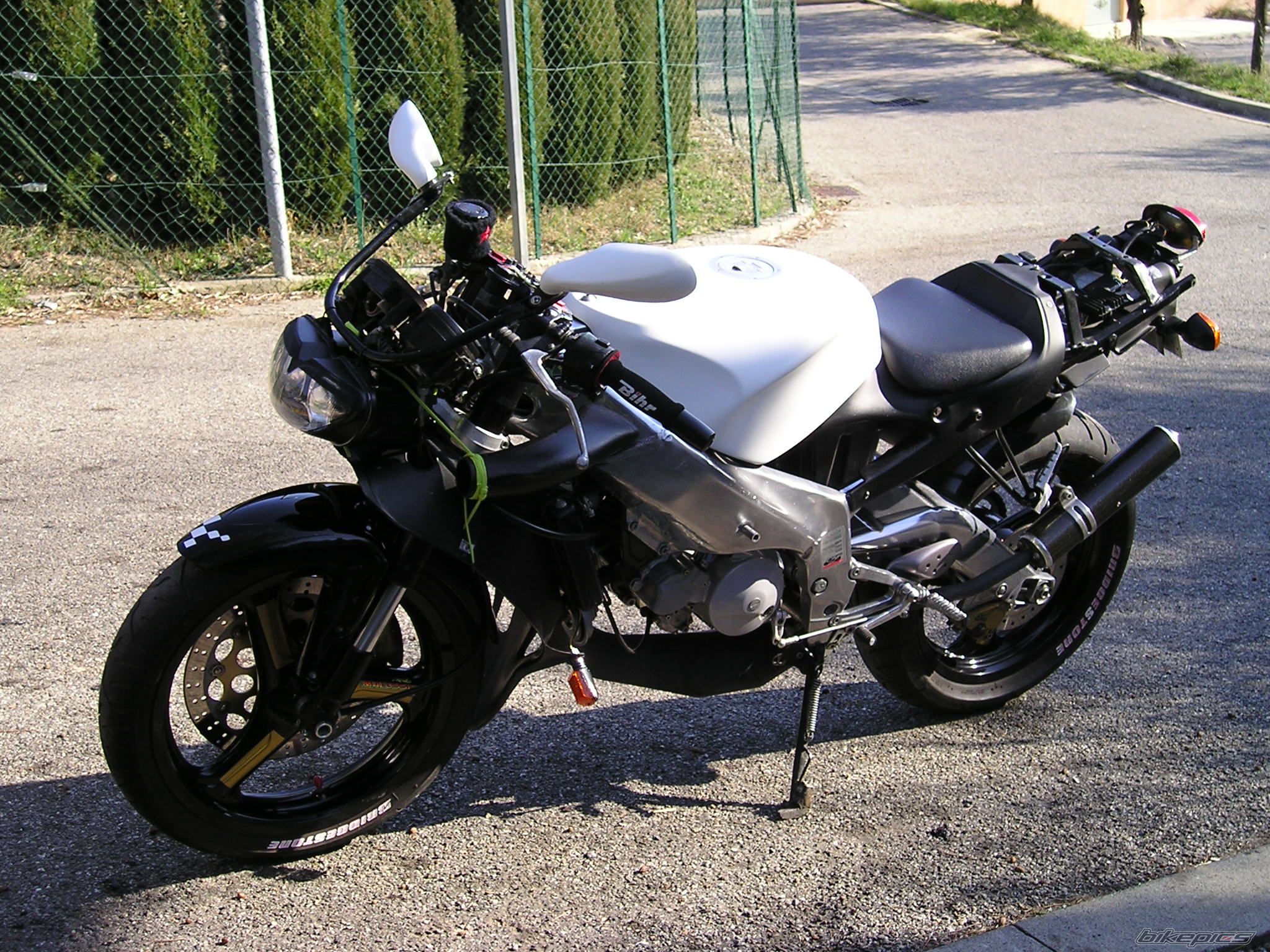 Photo 1619174