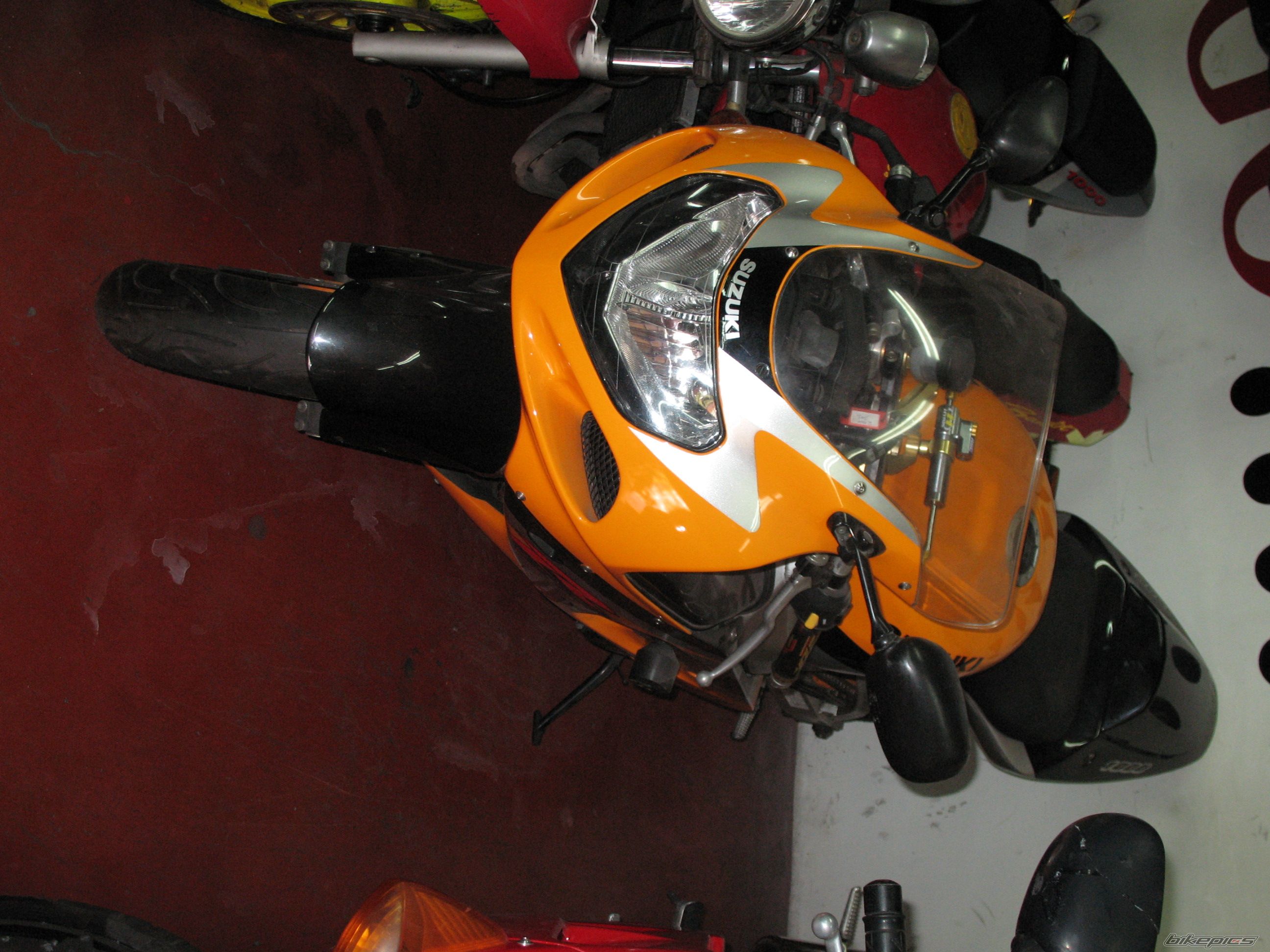 Photo 1619244