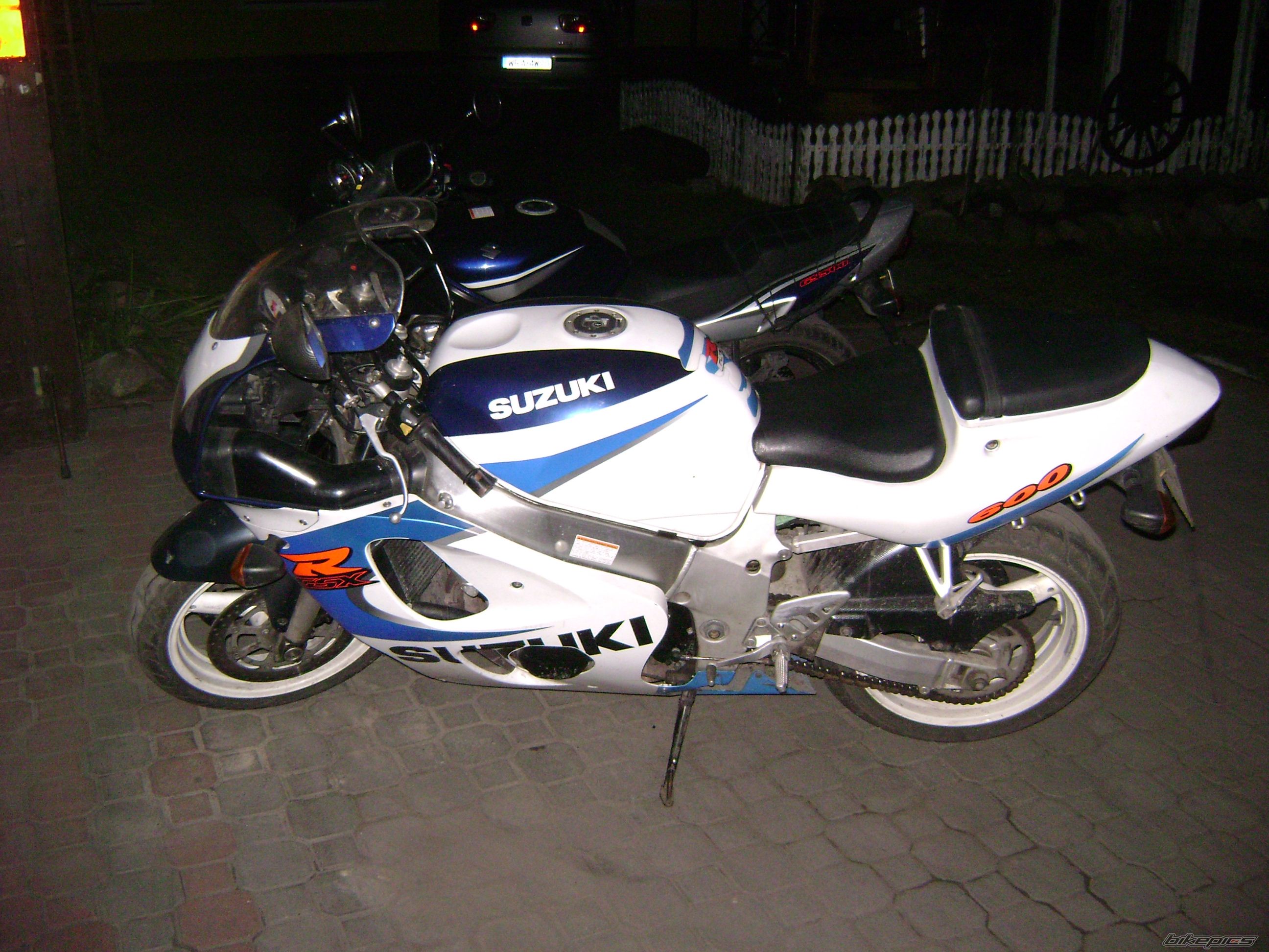 Photo 1619825