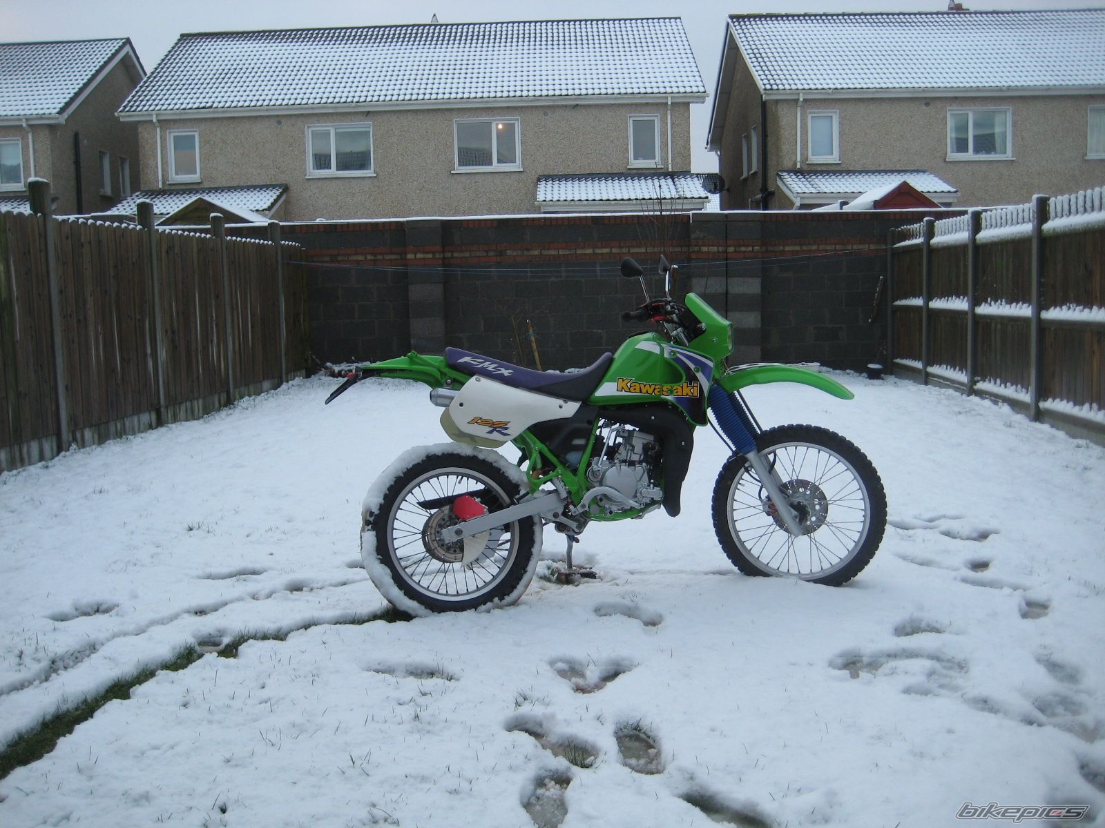 Photo 1619858