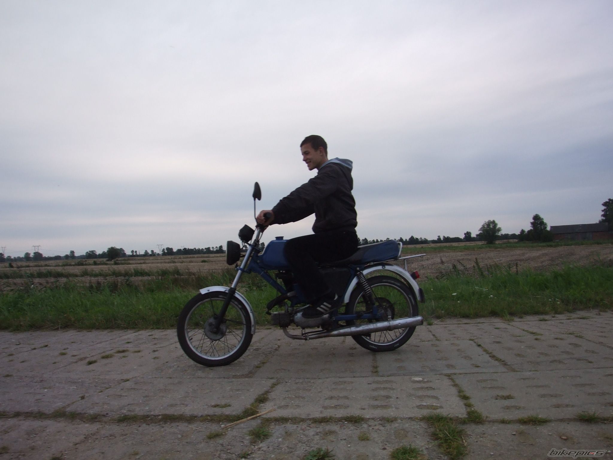 Bike Photo 1624354