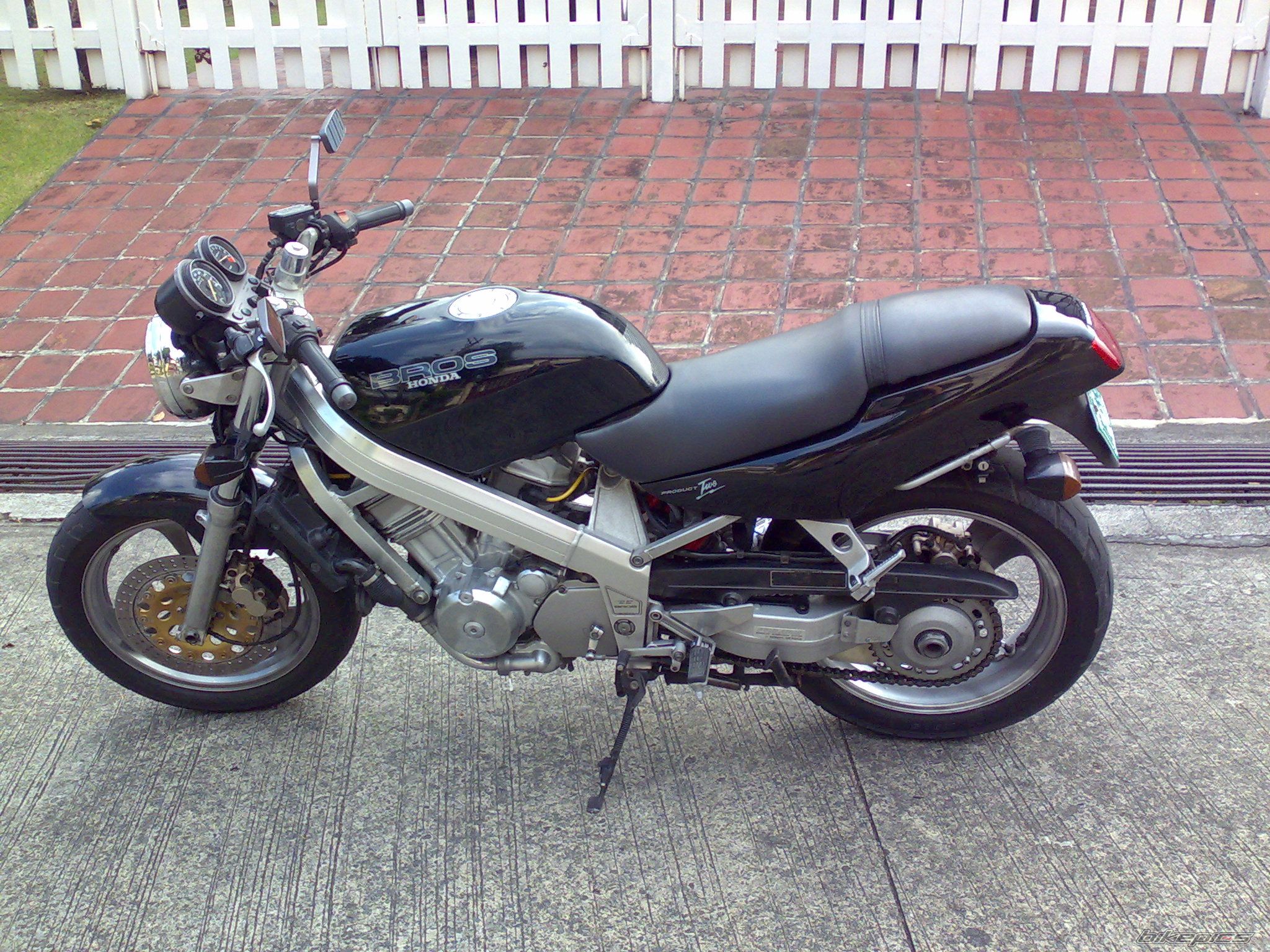 Photo 1624853