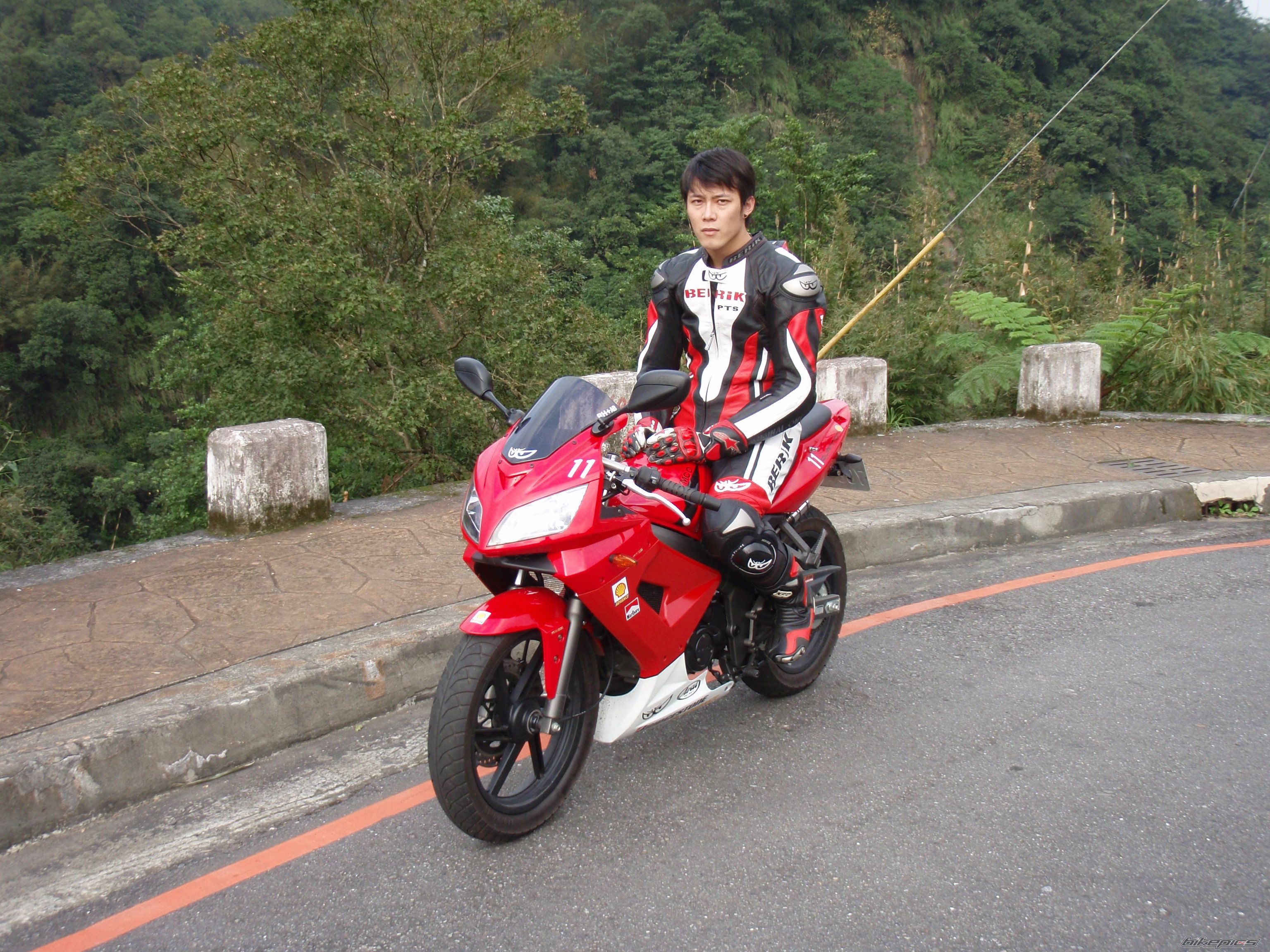 Photo 1627217