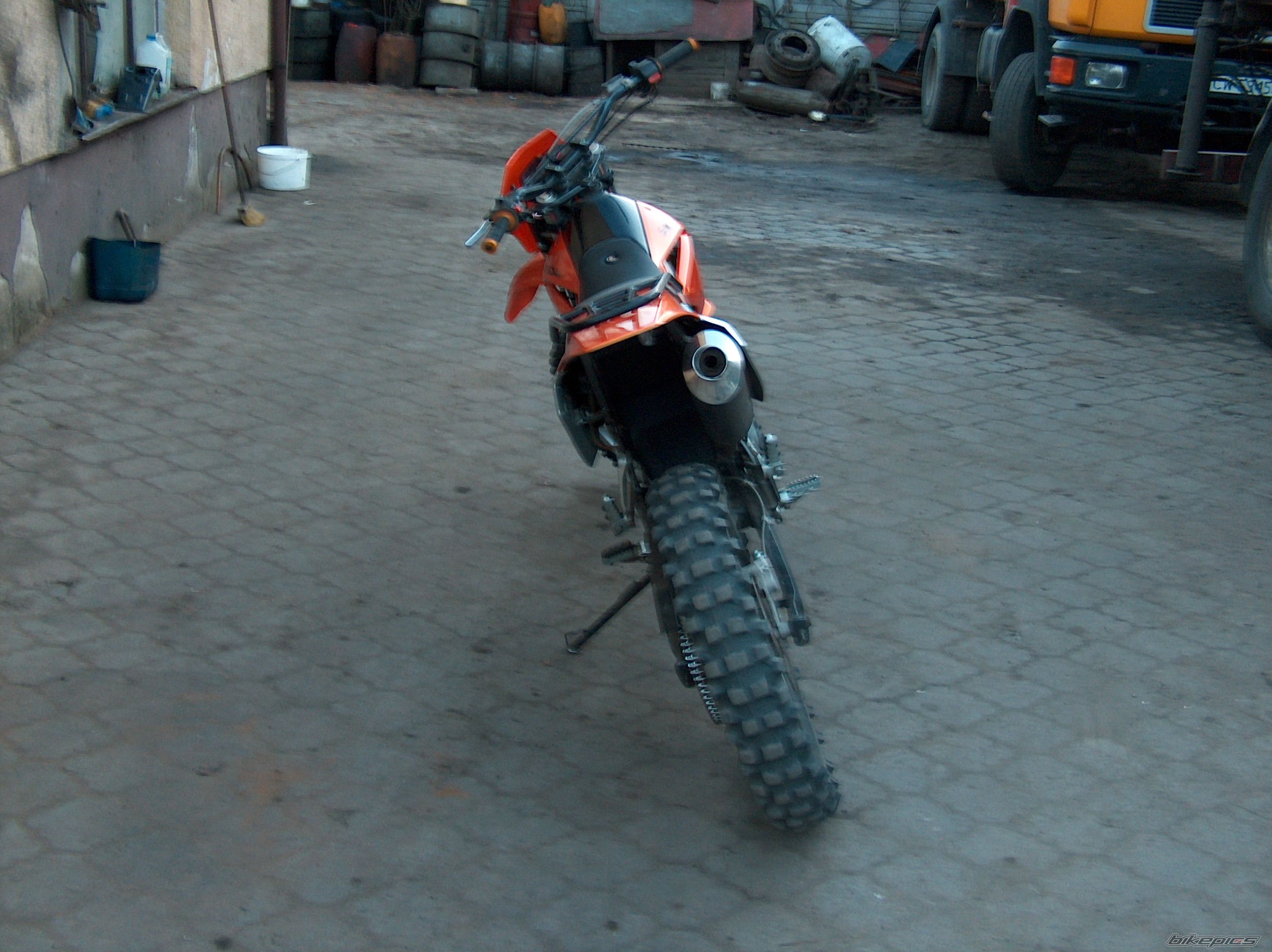 Photo 1628702