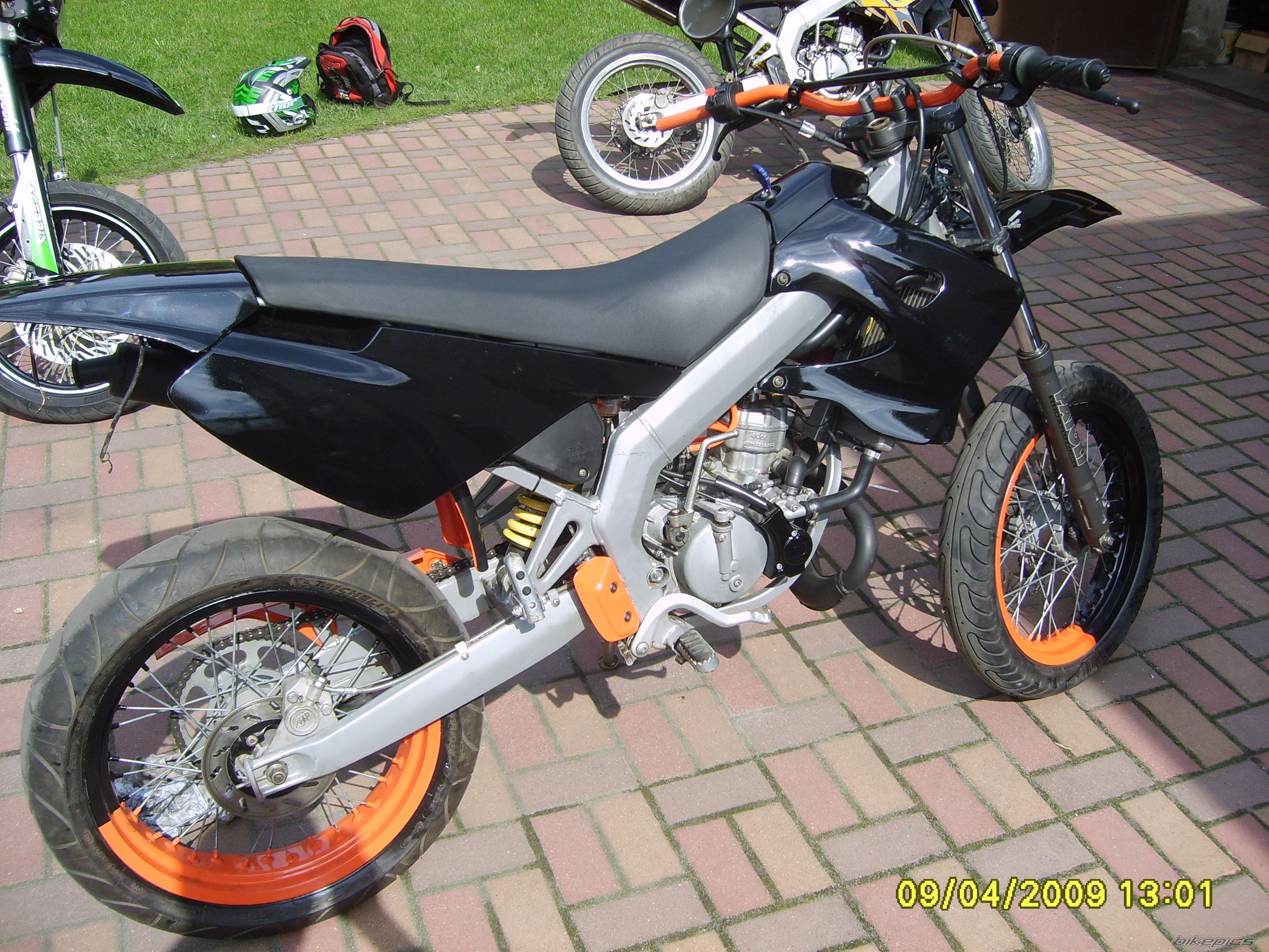 Photo 1628810
