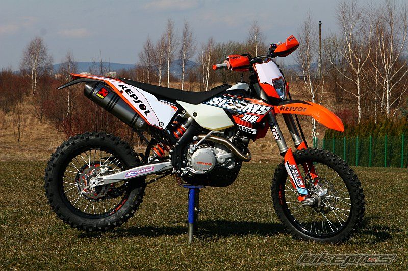 Photo 1629190