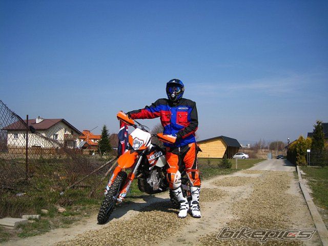 Photo 1629192