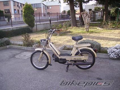 Photo 1629472