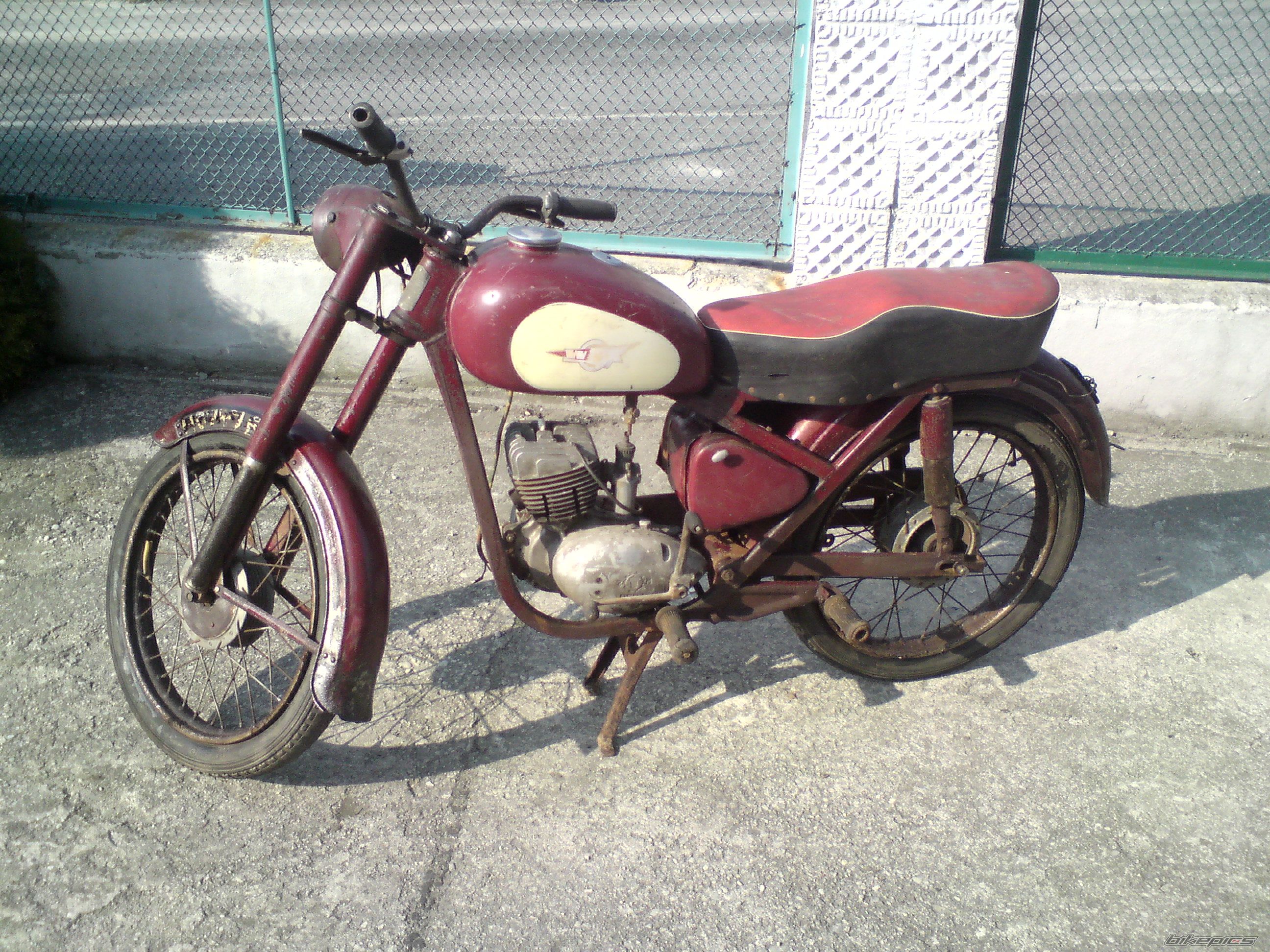 Photo 1629498
