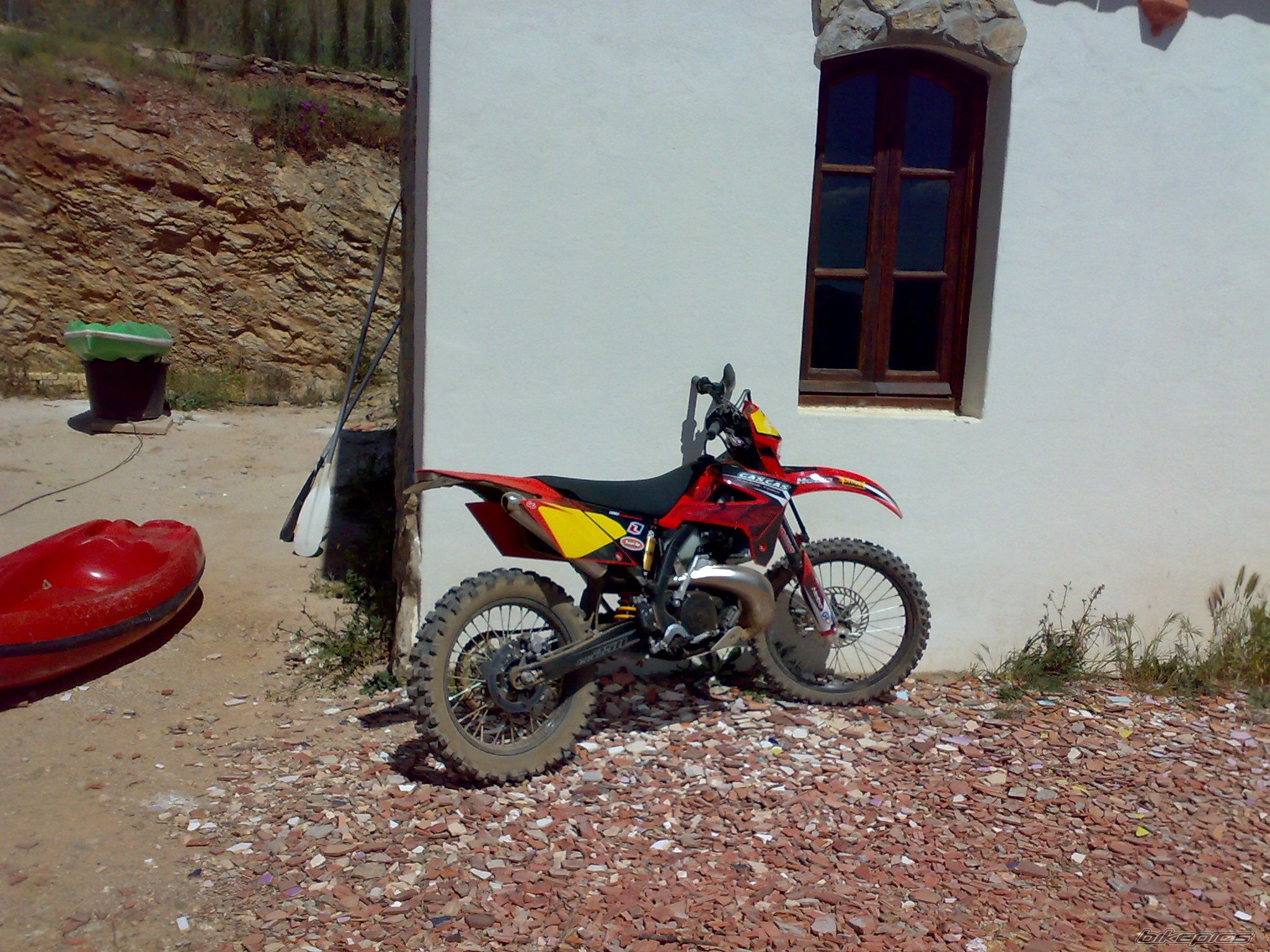 Photo 1629602