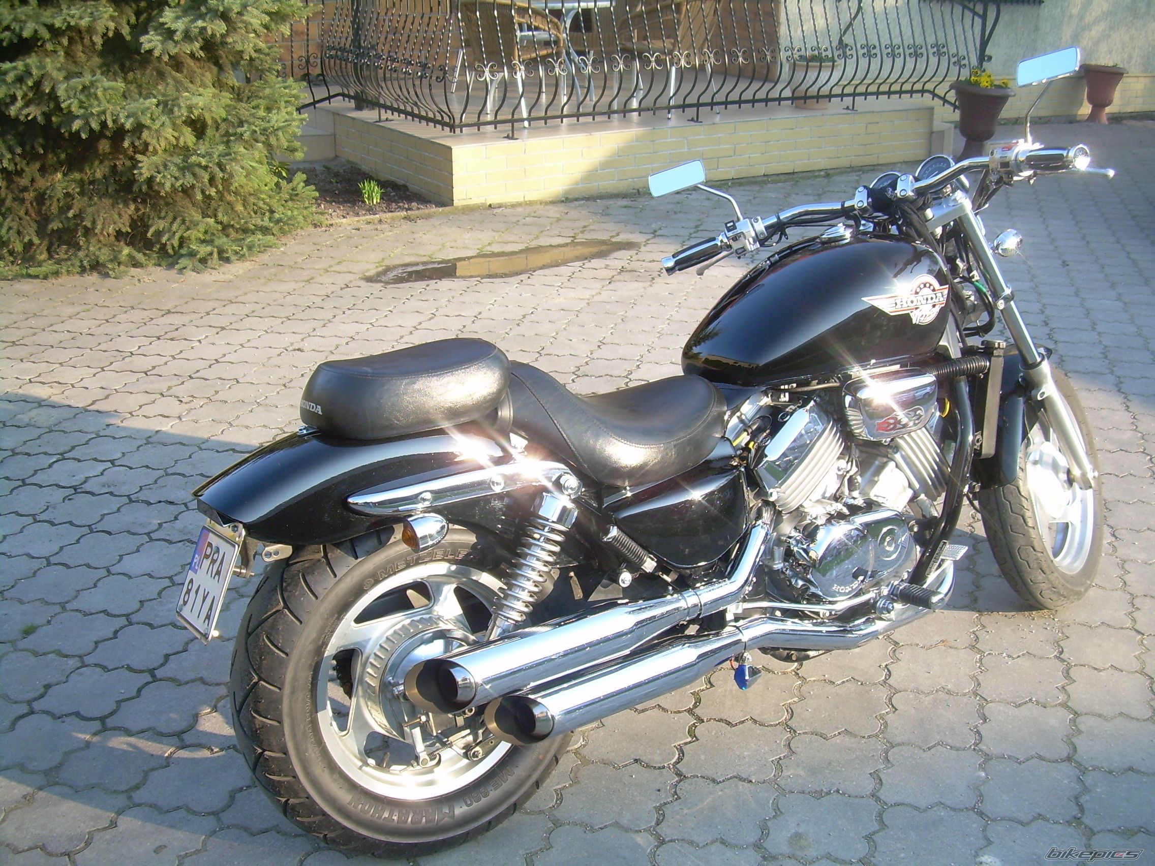 Photo 1629664