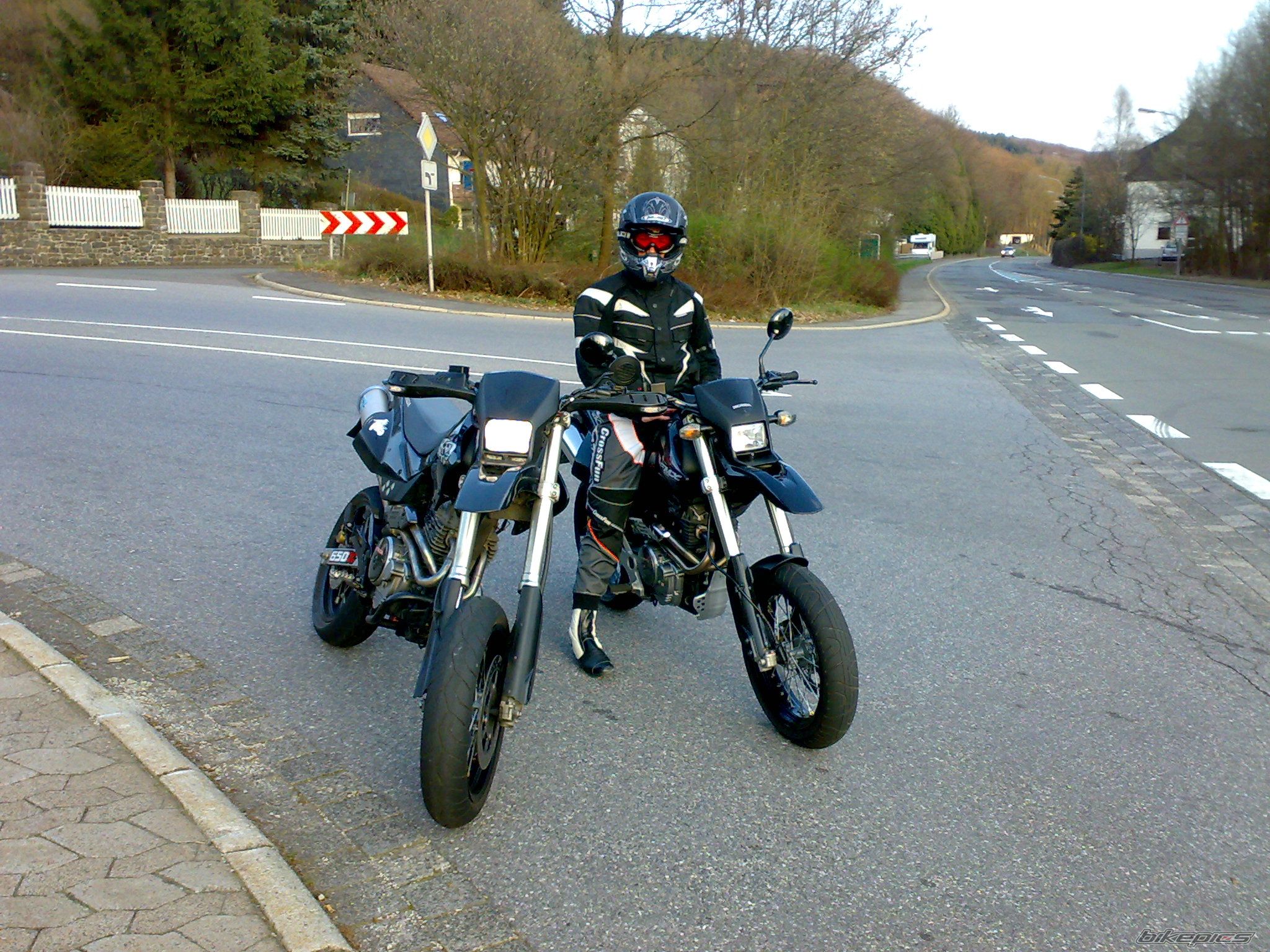 Photo 1629761
