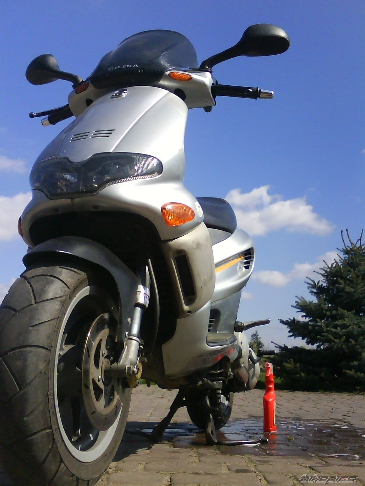 Photo 1629859