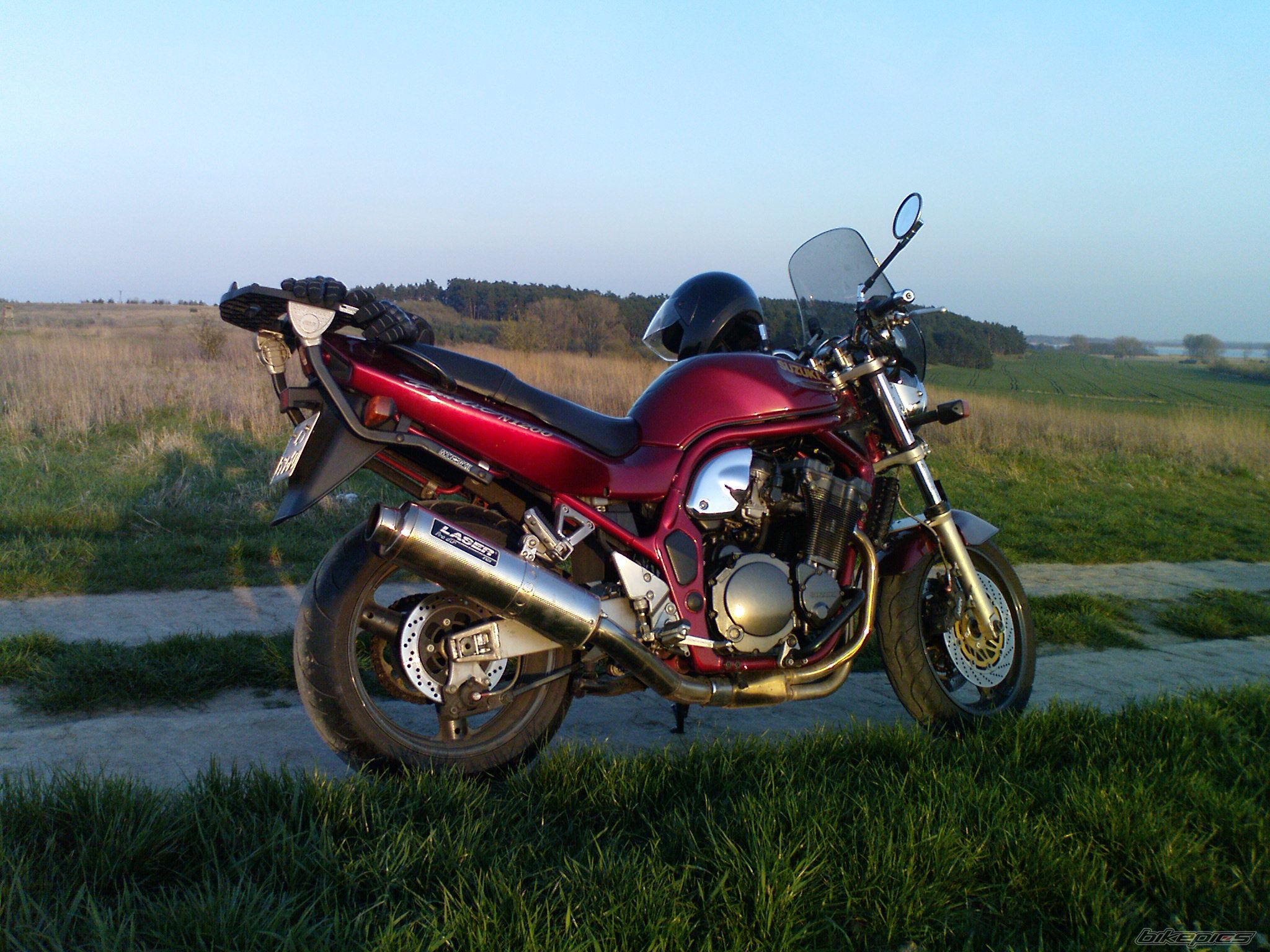 Photo 1629865