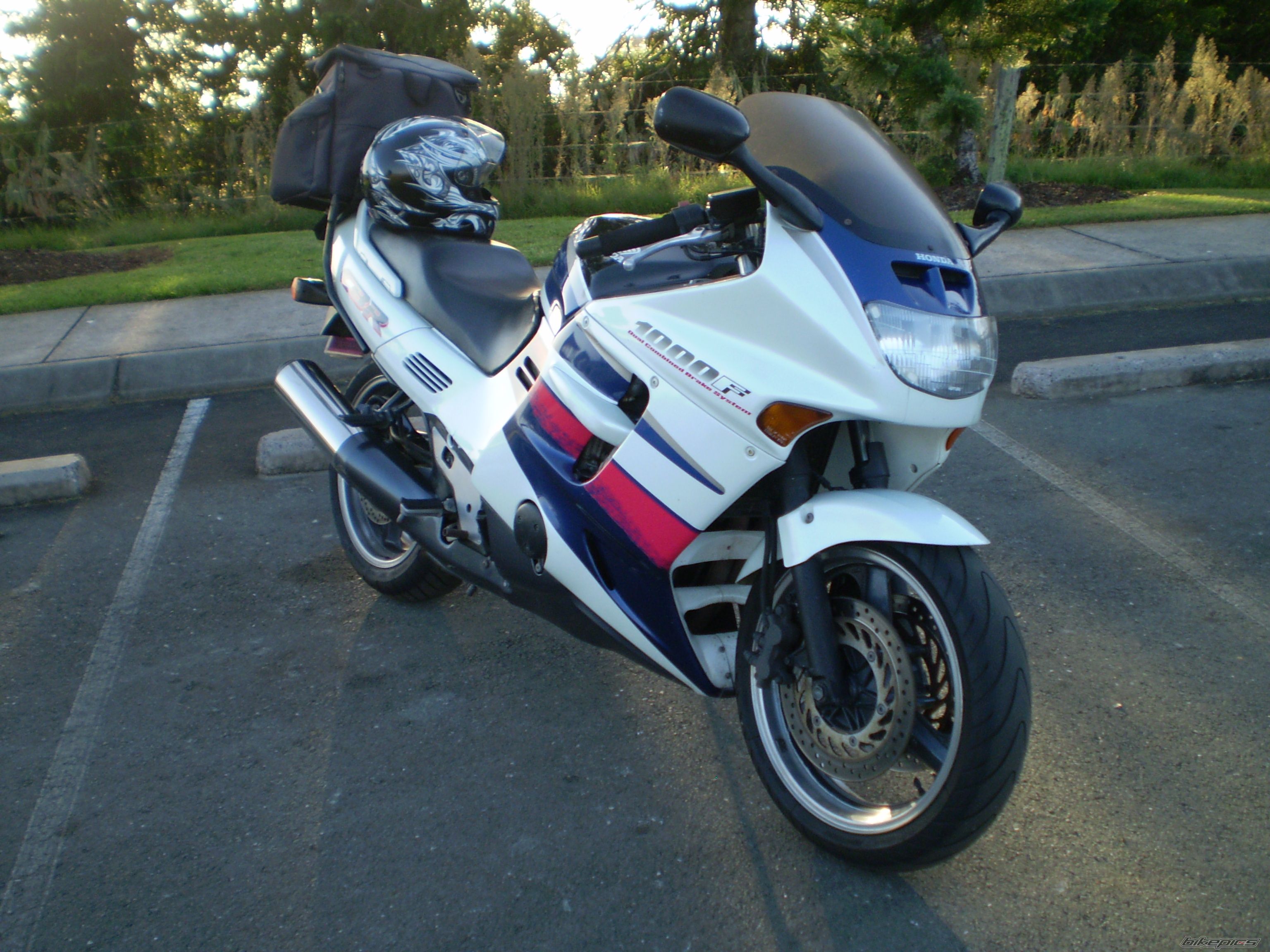 Photo 1630341