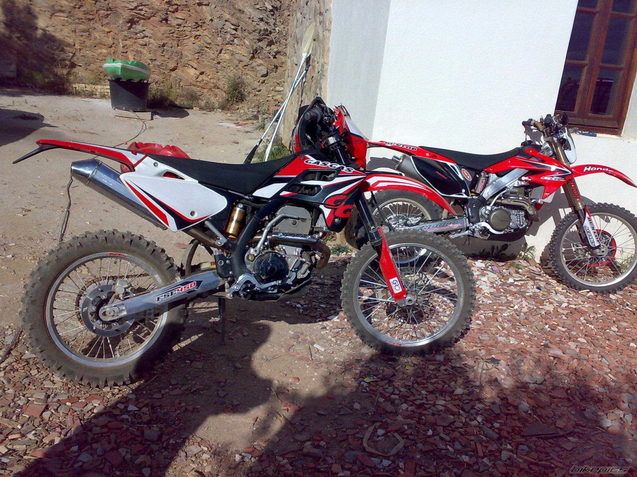 Photo 1630949