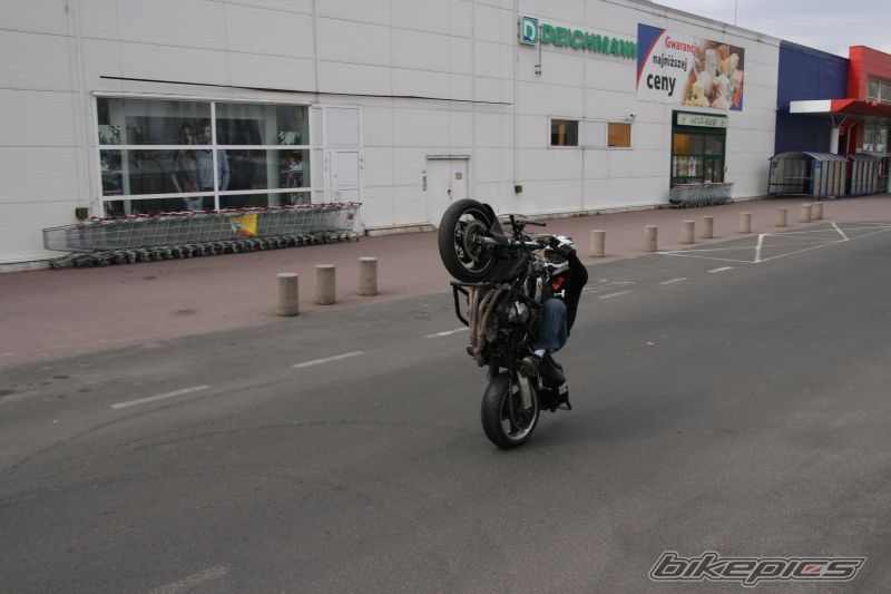 Photo 1632200