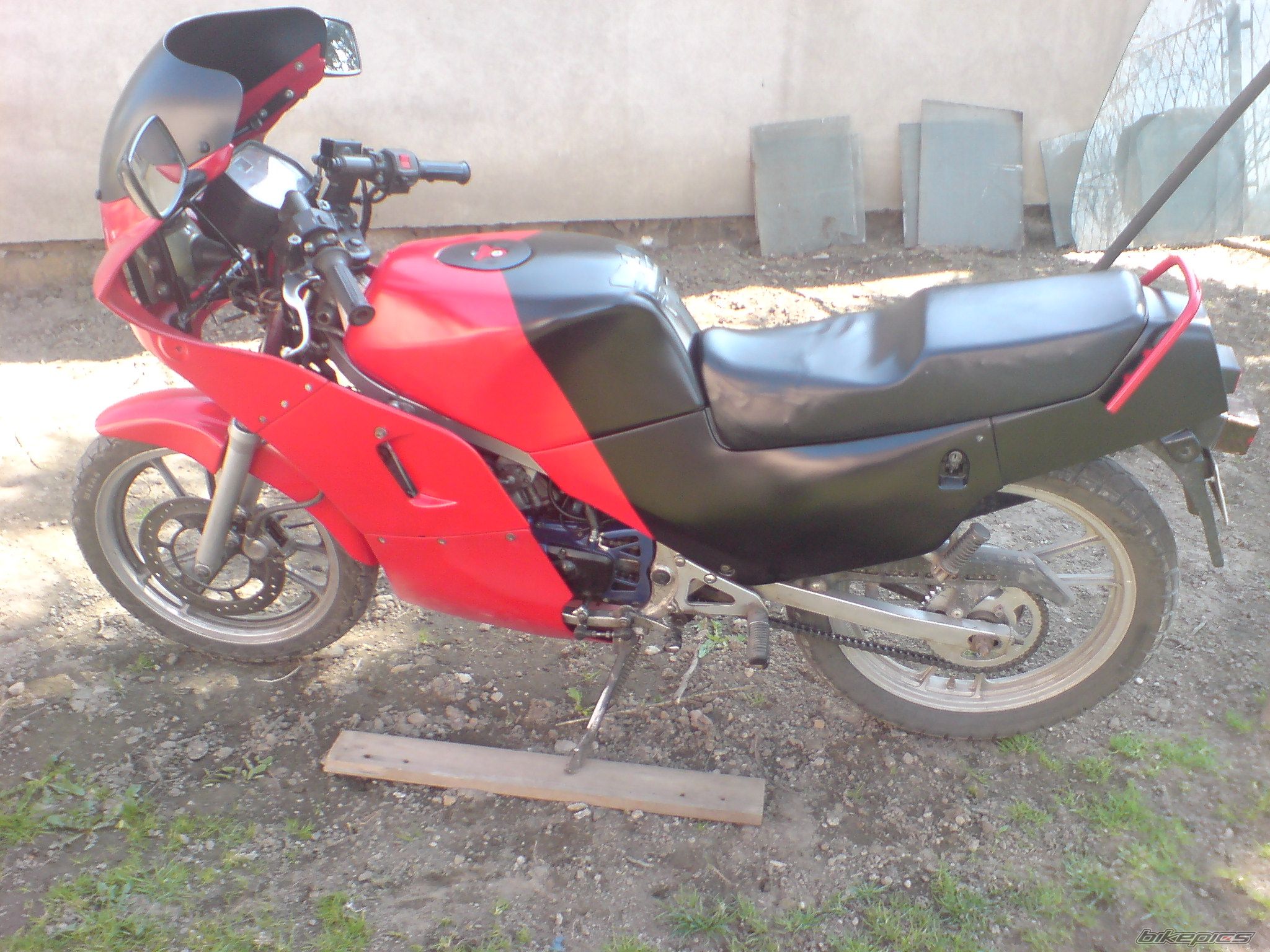 Photo 1633018