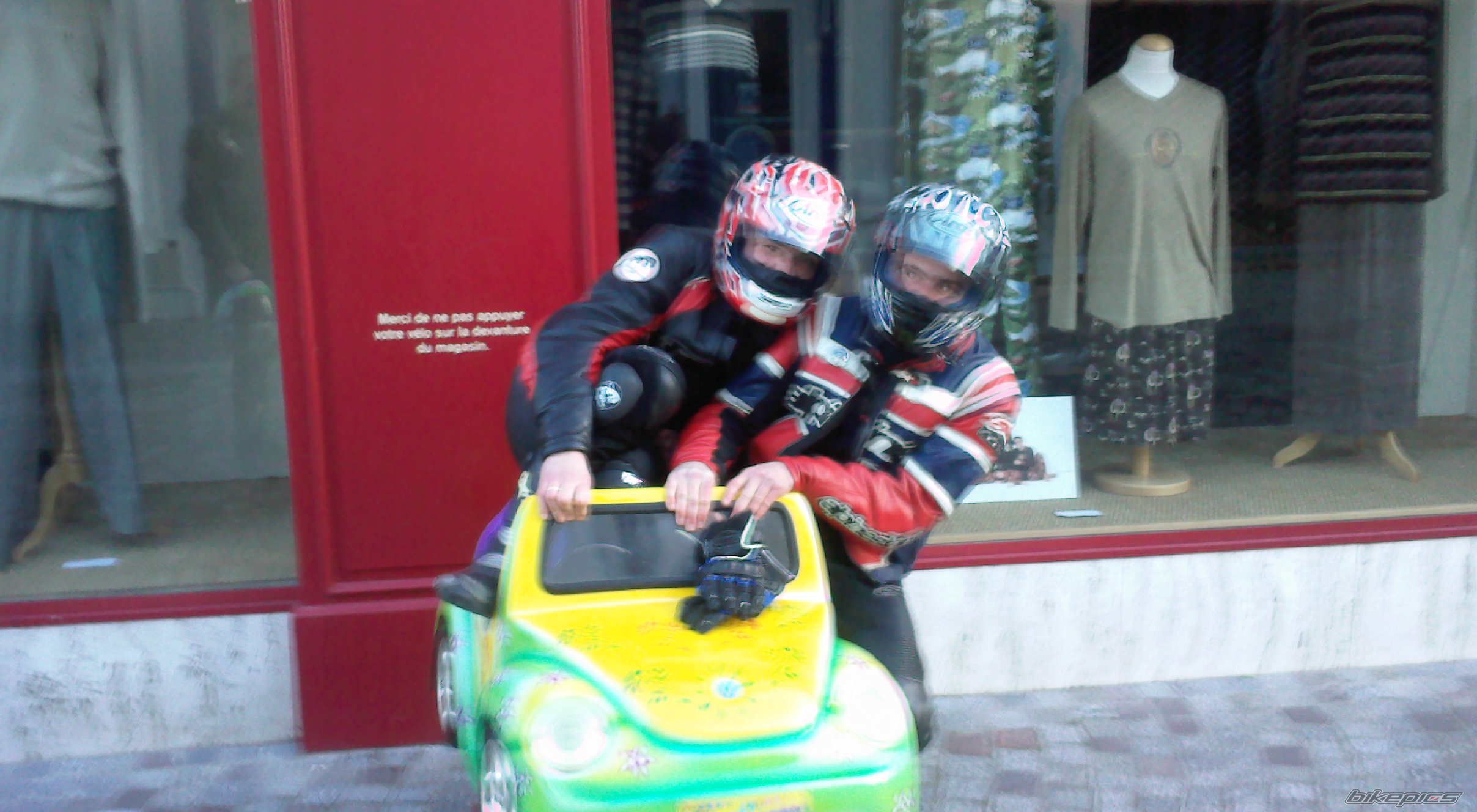 Photo 1633297