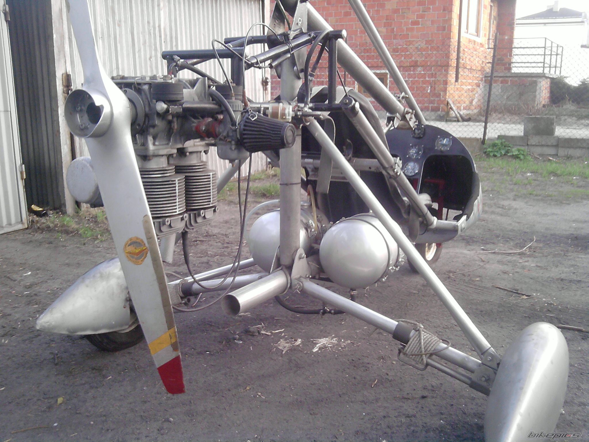 Photo 1633341
