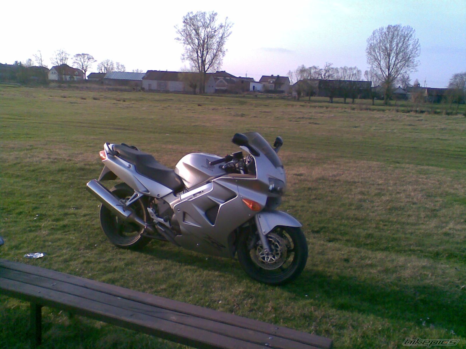 Photo 1633503