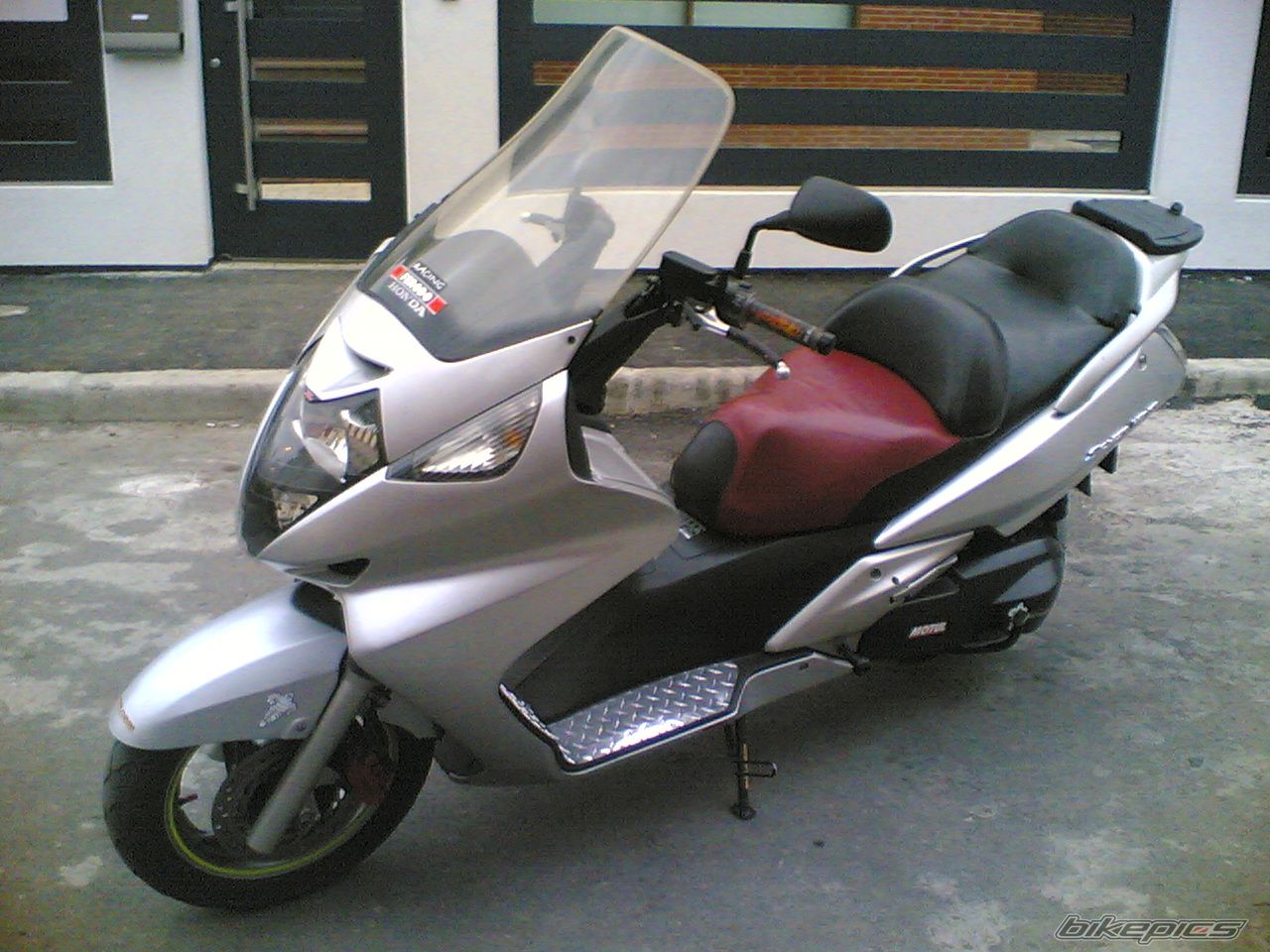 Photo 1633984