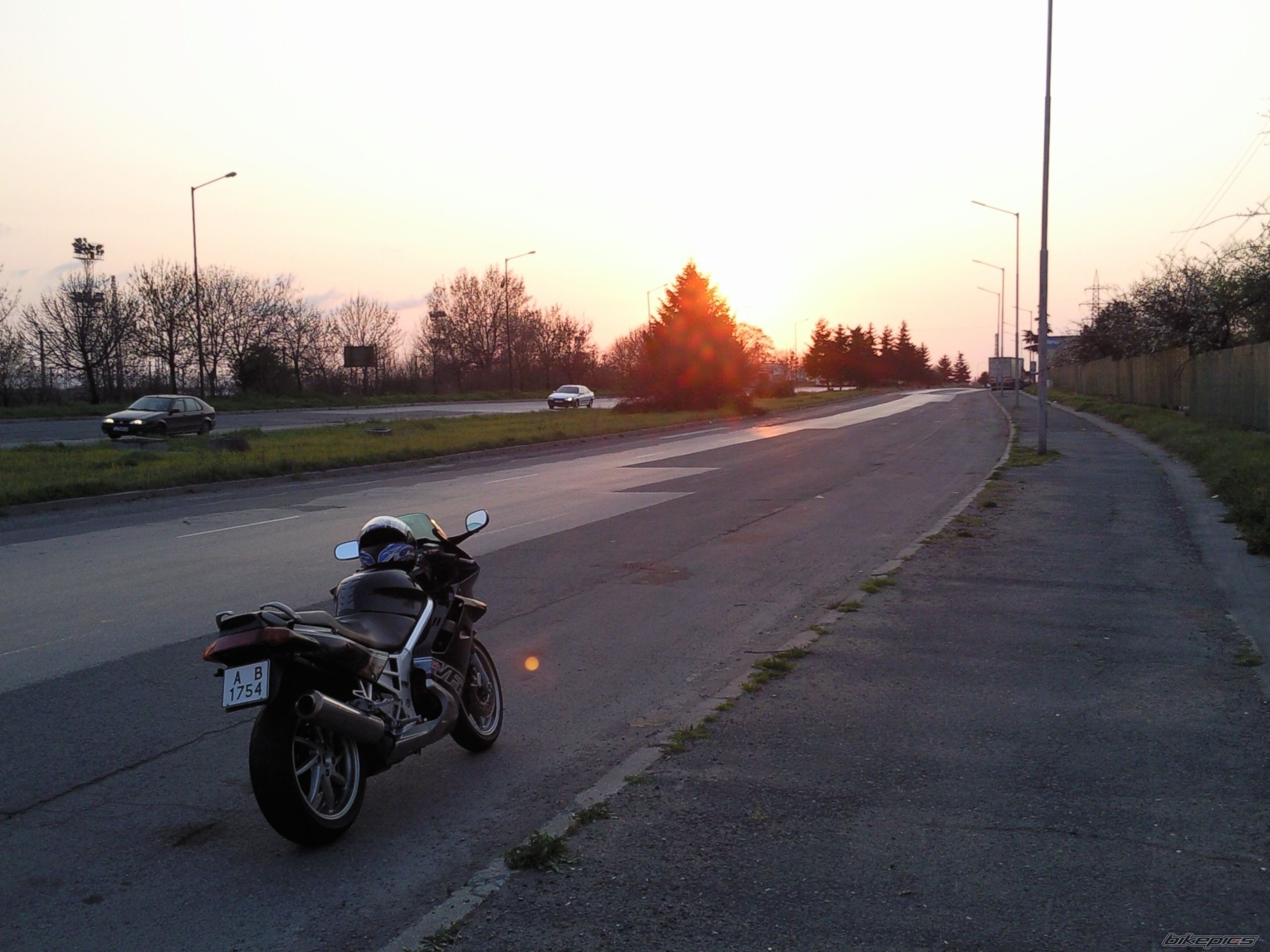 Photo 1635386