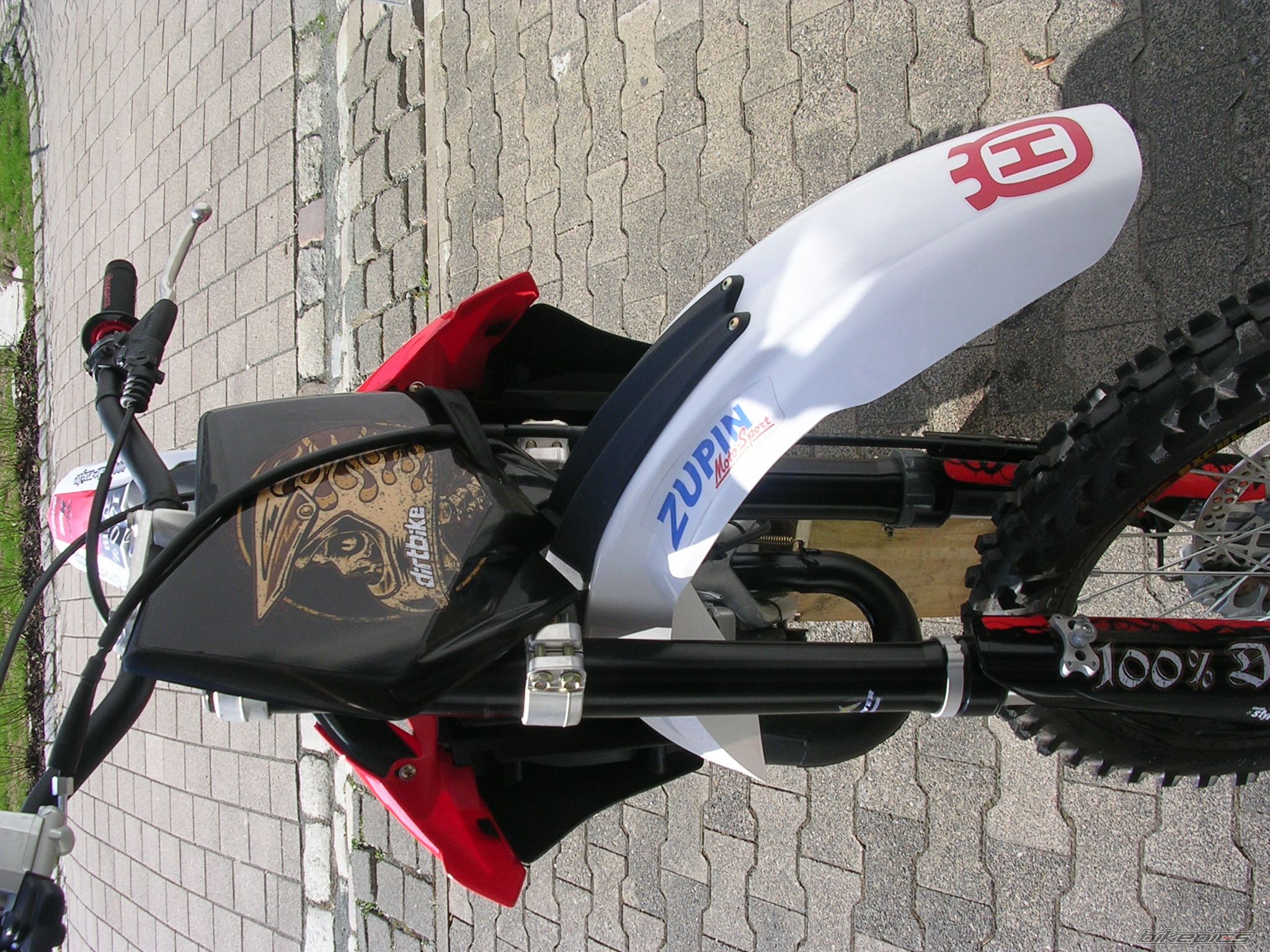 Photo 1636432