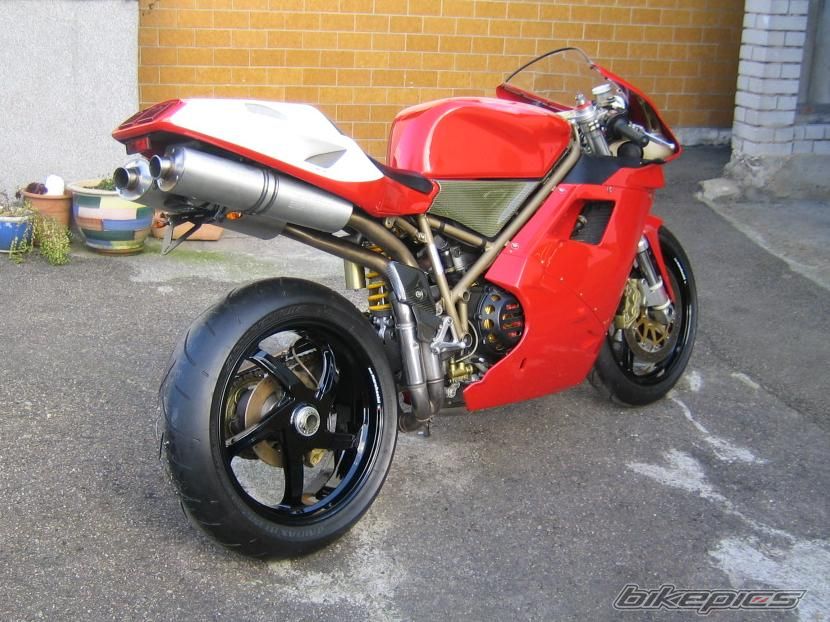 Photo 1636968
