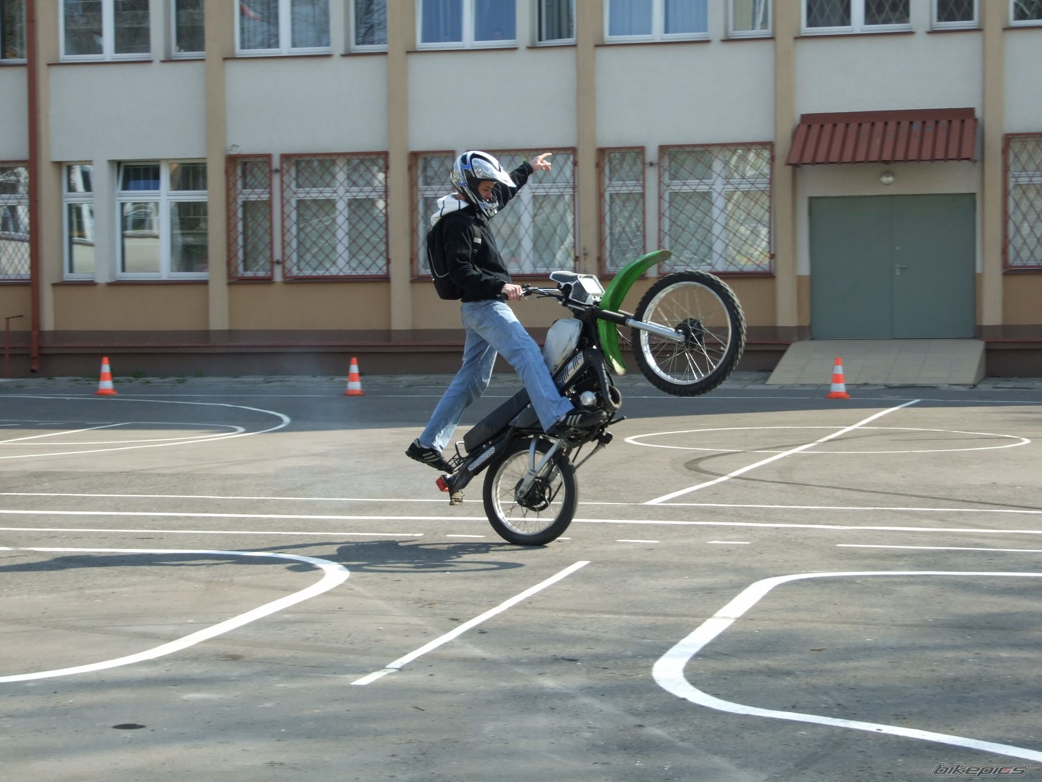 Photo 1637046