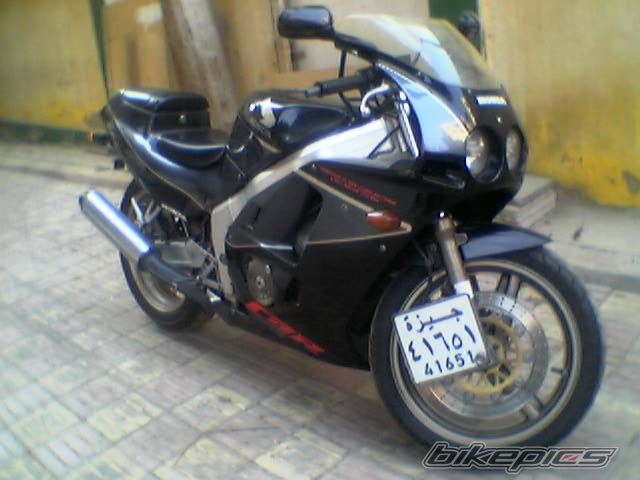 Photo 1637077