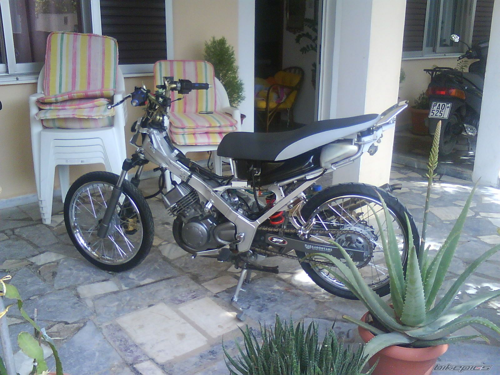Photo 1637107
