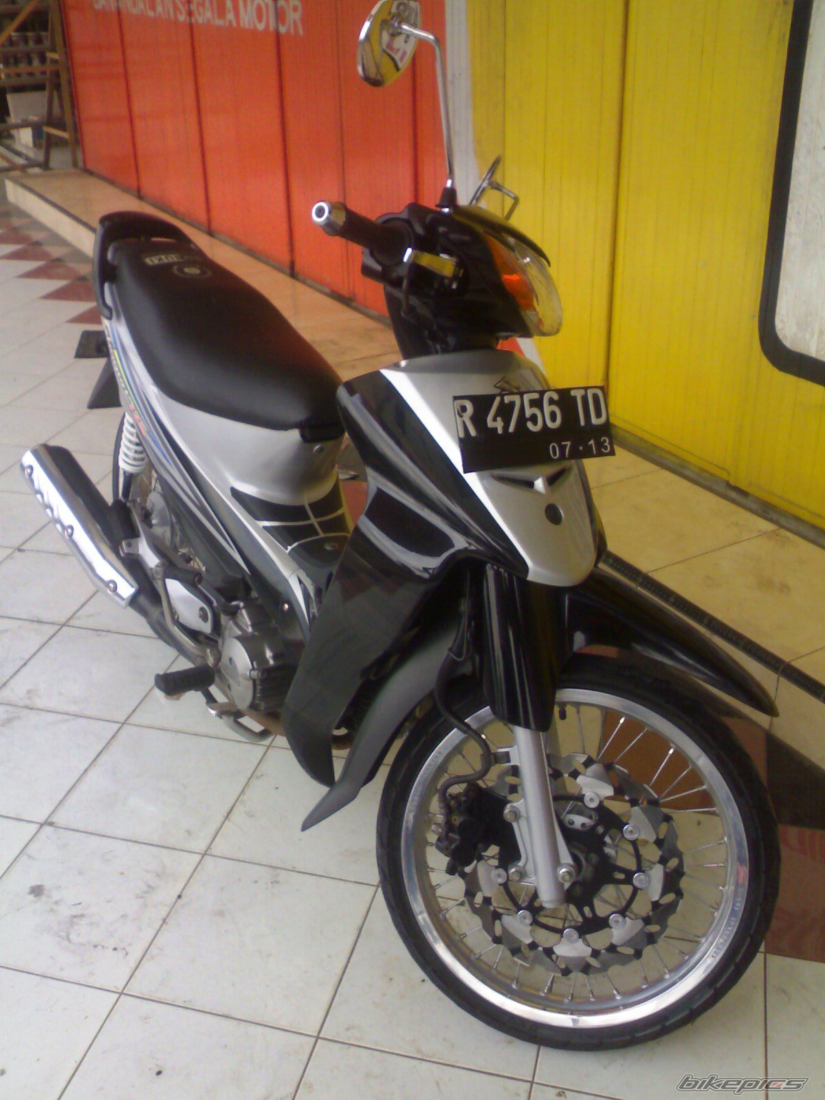 Photo 1637207