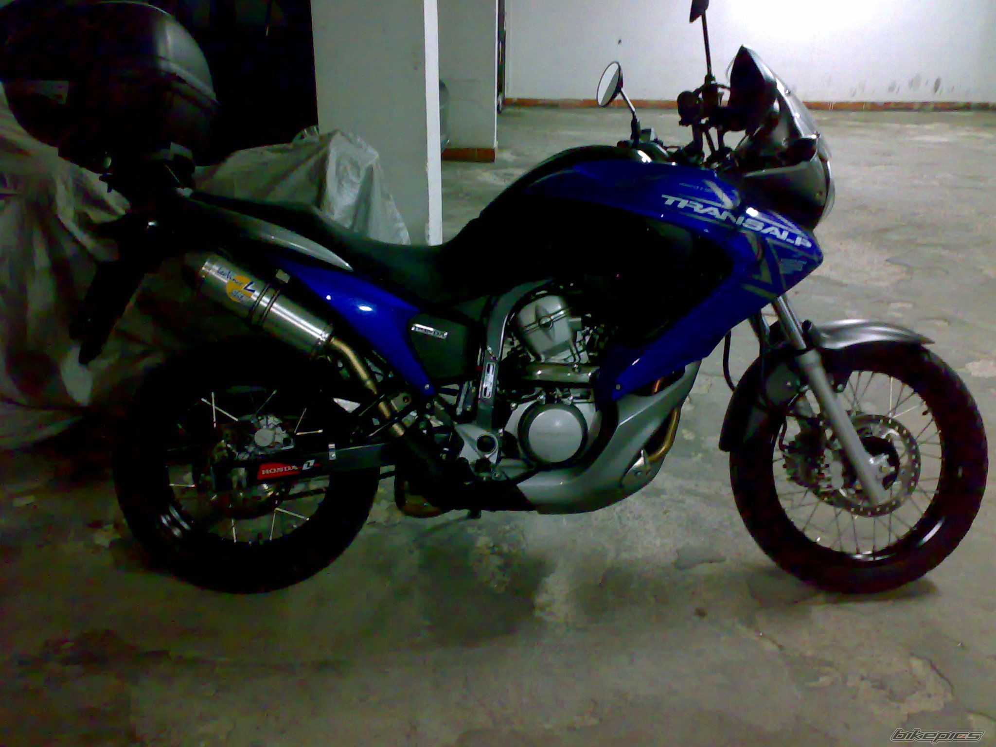 Photo 1637213